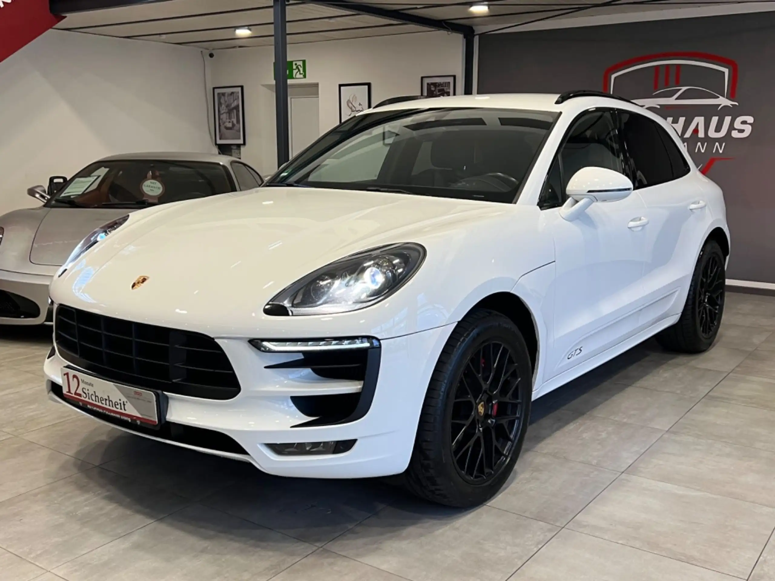 Porsche - Macan