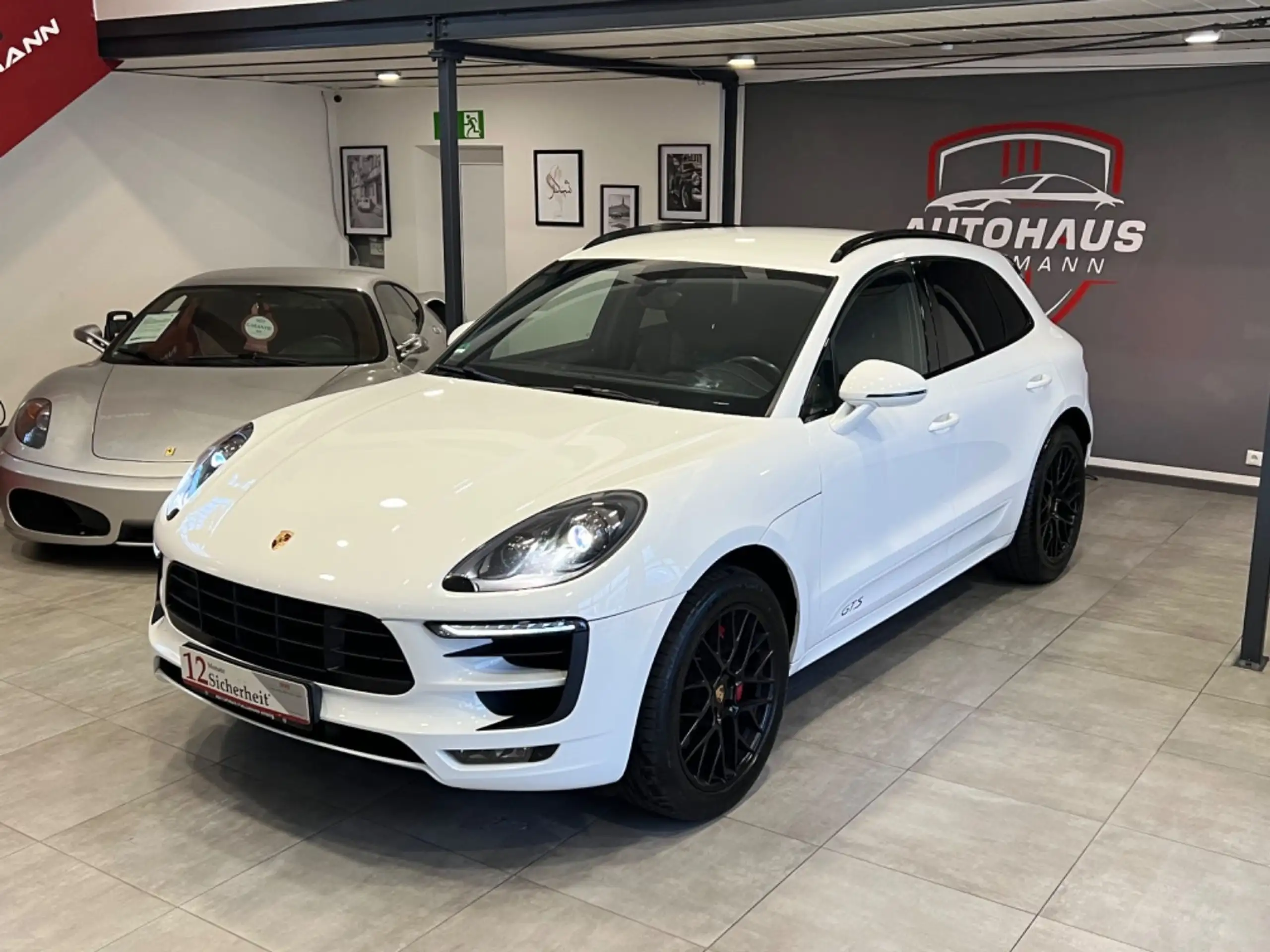 Porsche - Macan