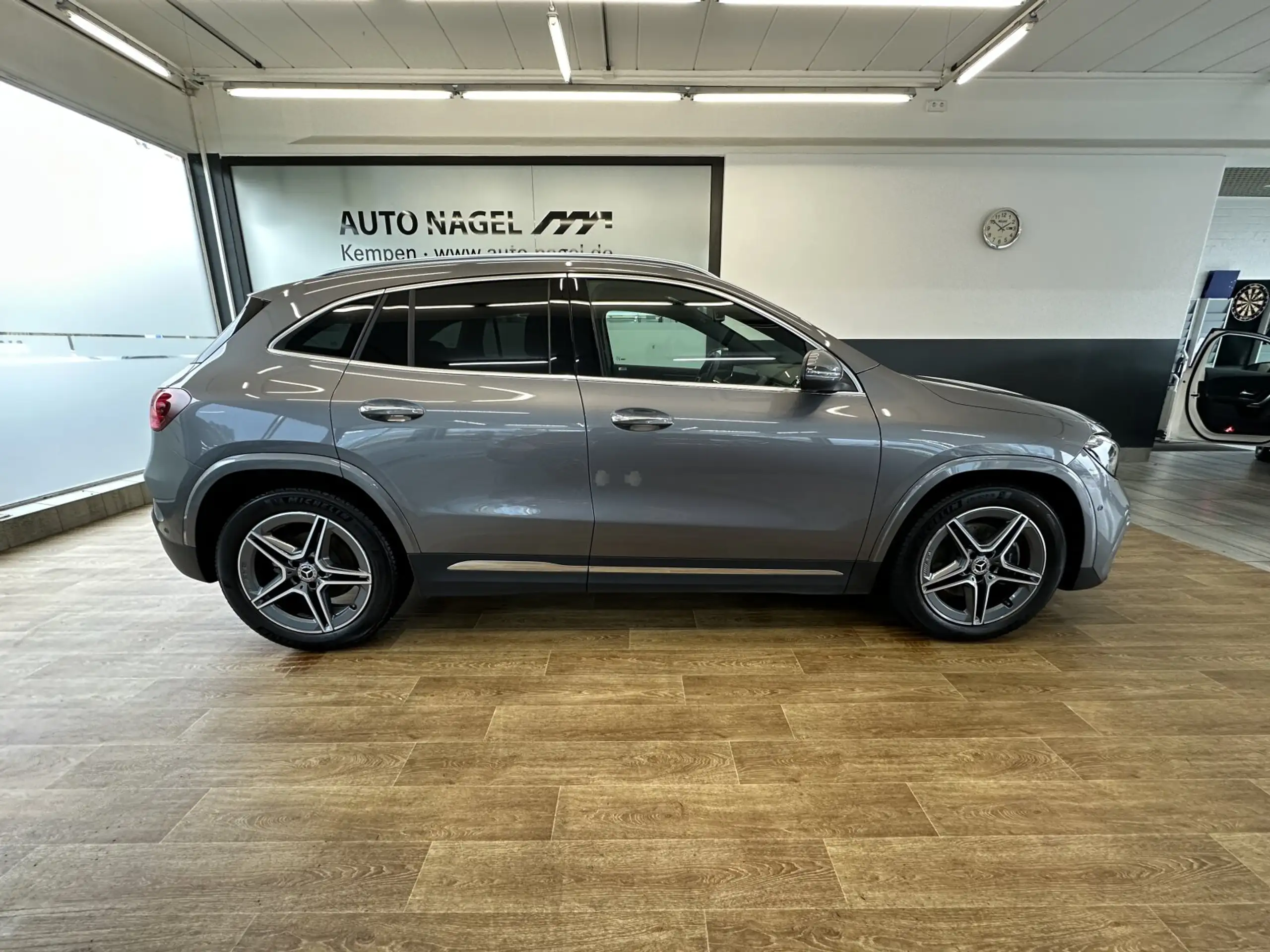 Mercedes-Benz - GLA 200