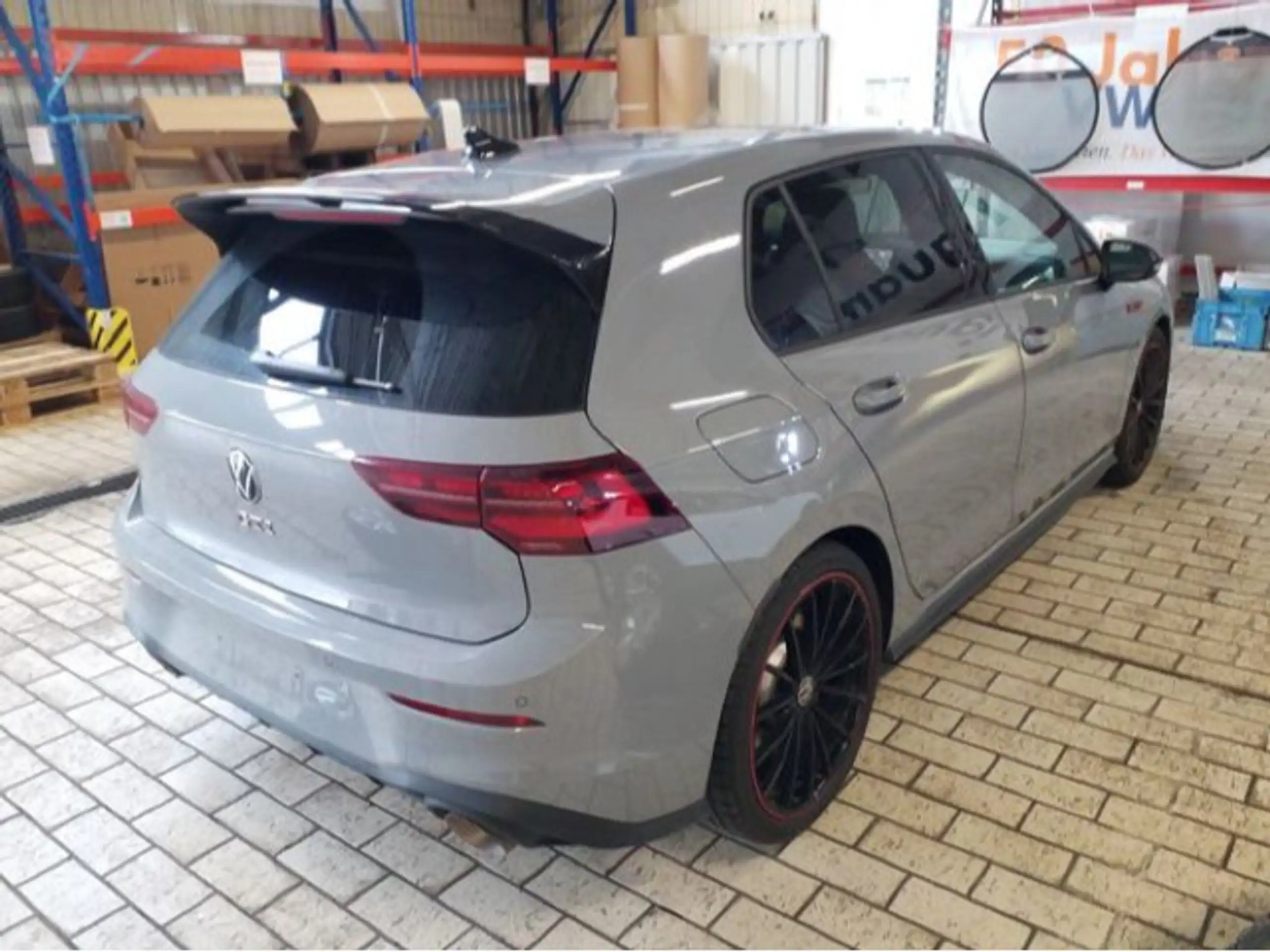 Volkswagen - Golf GTI