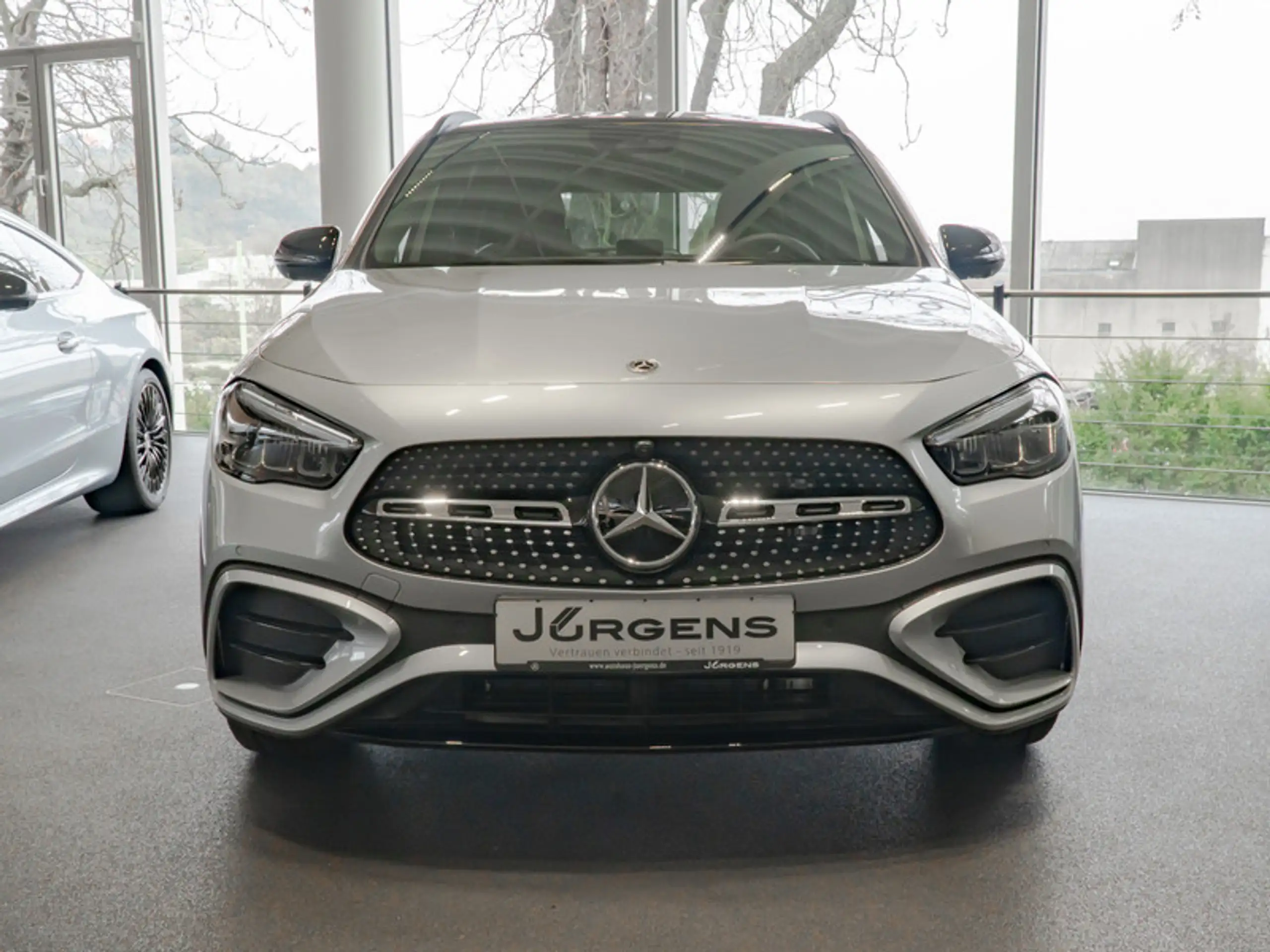 Mercedes-Benz - GLA 200