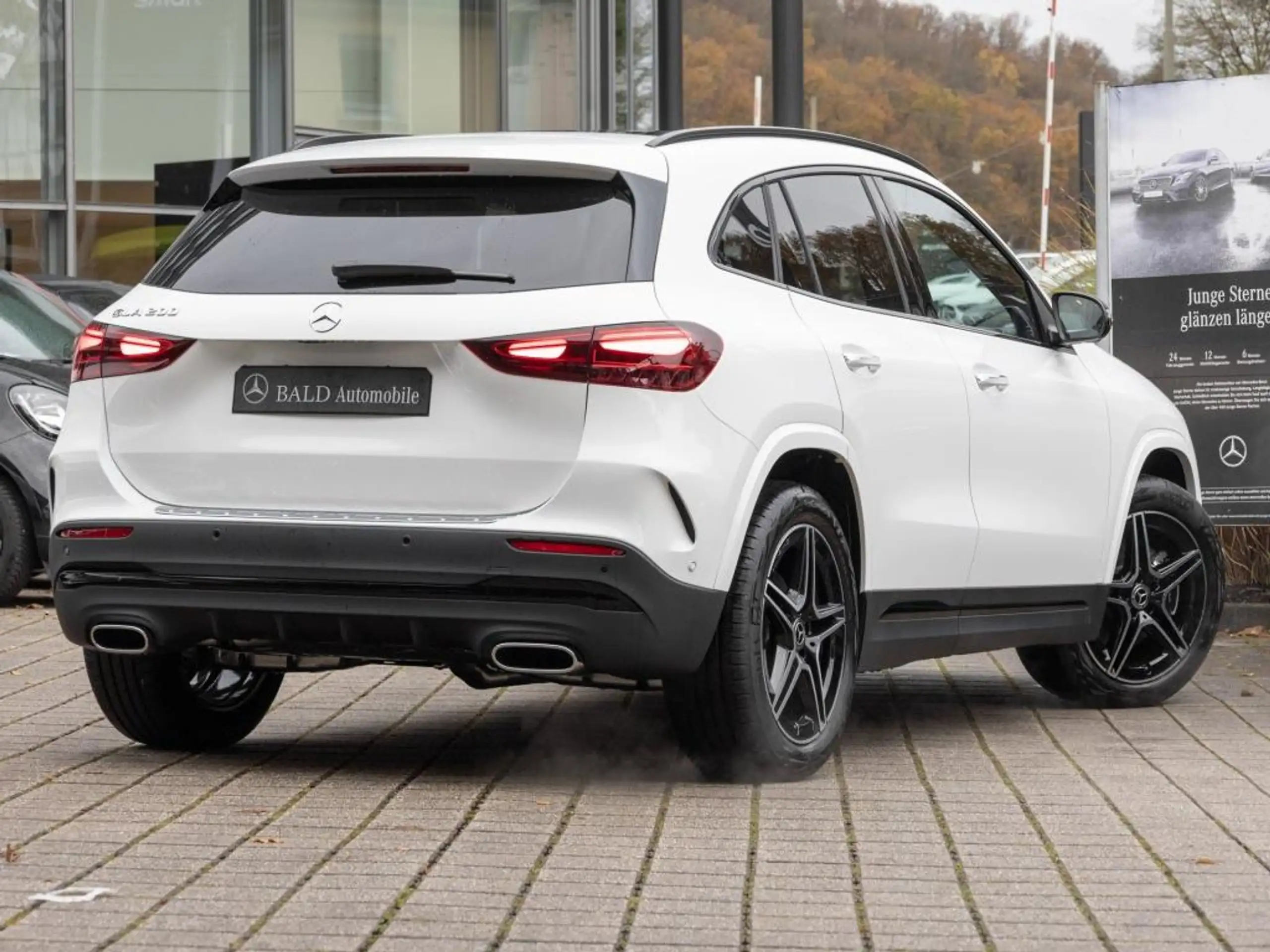 Mercedes-Benz - GLA 200