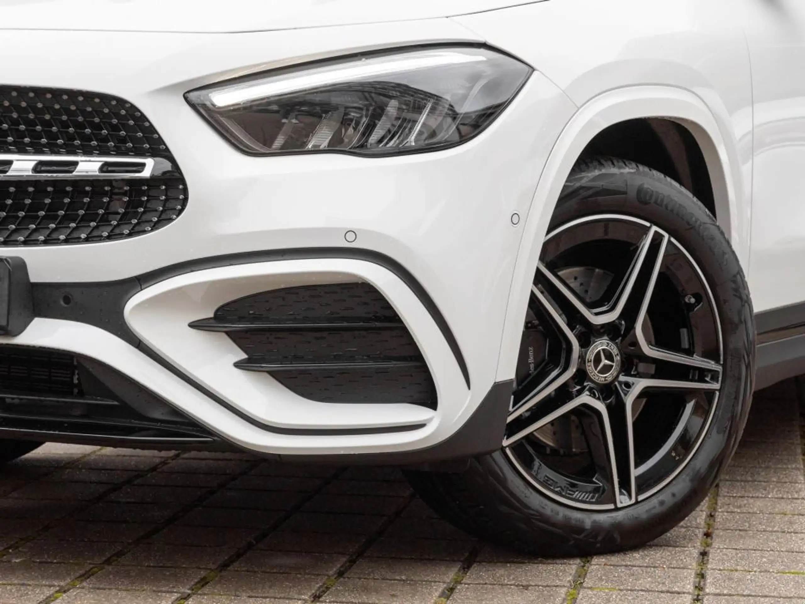 Mercedes-Benz - GLA 200