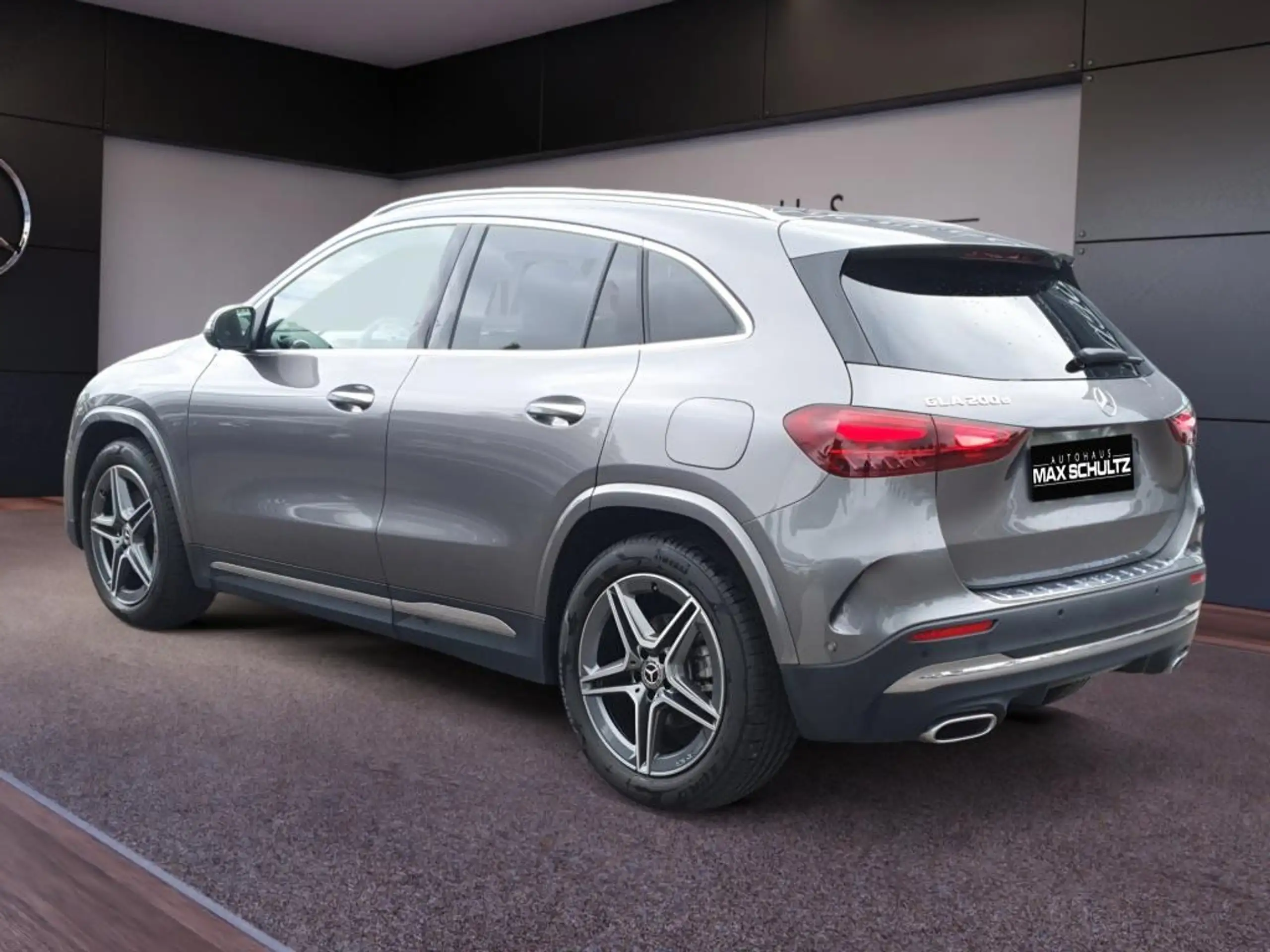 Mercedes-Benz - GLA 200