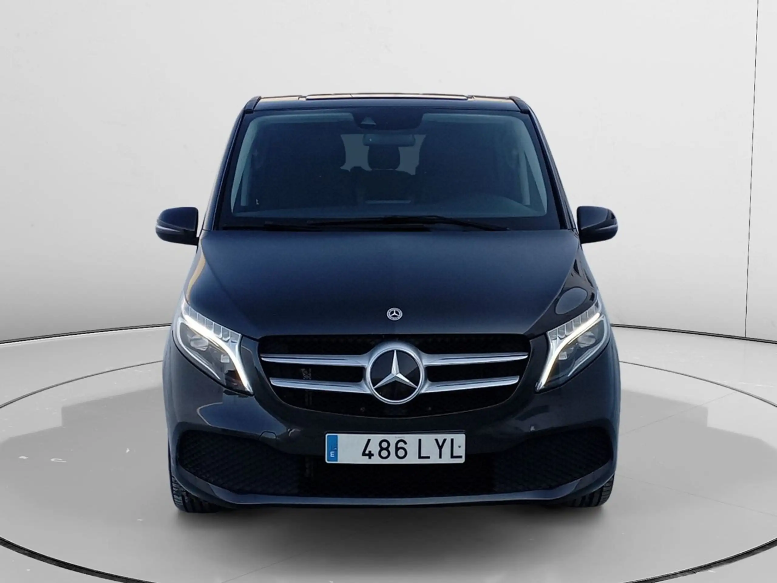 Mercedes-Benz - V 220