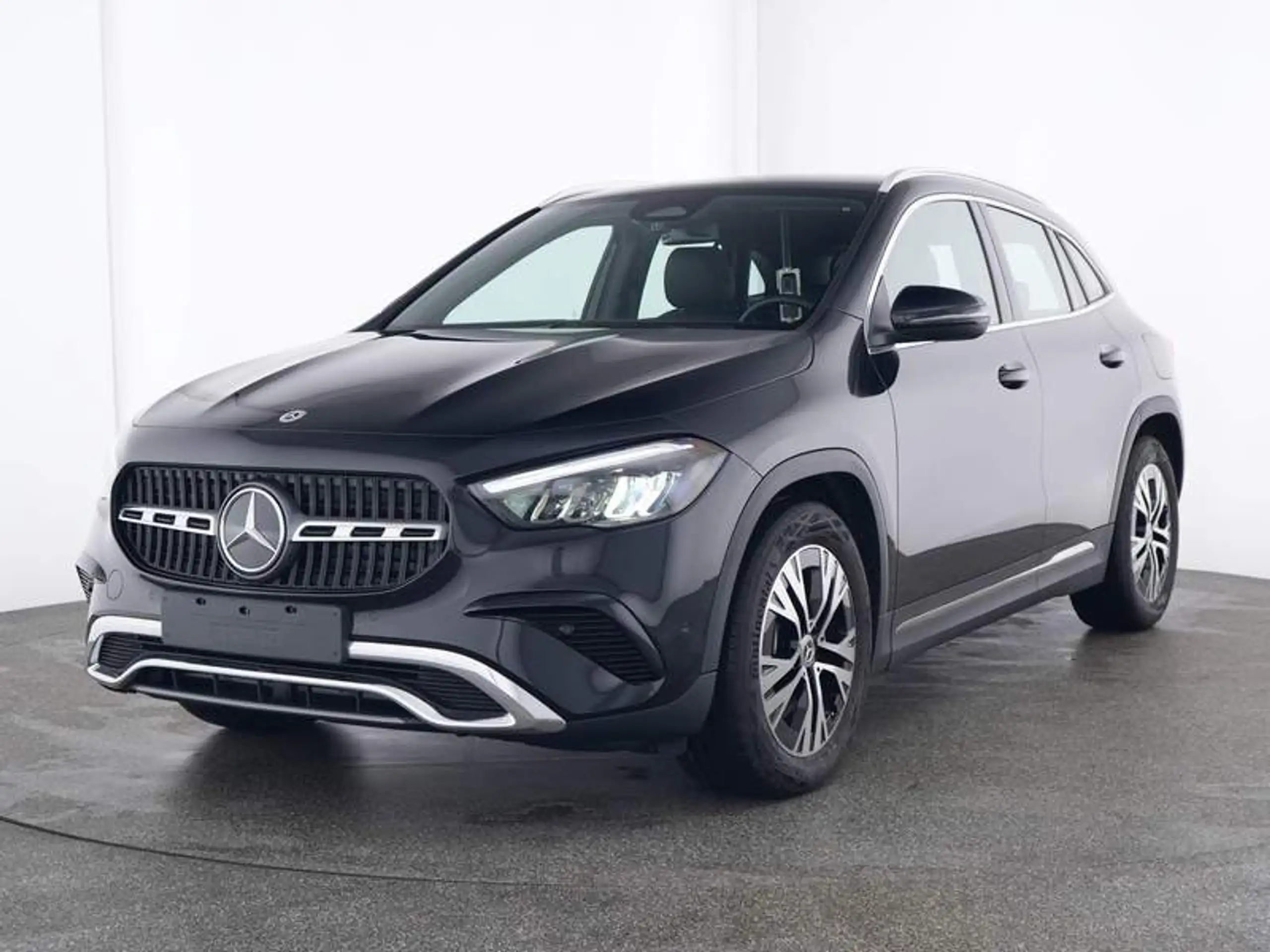 Mercedes-Benz - GLA 220