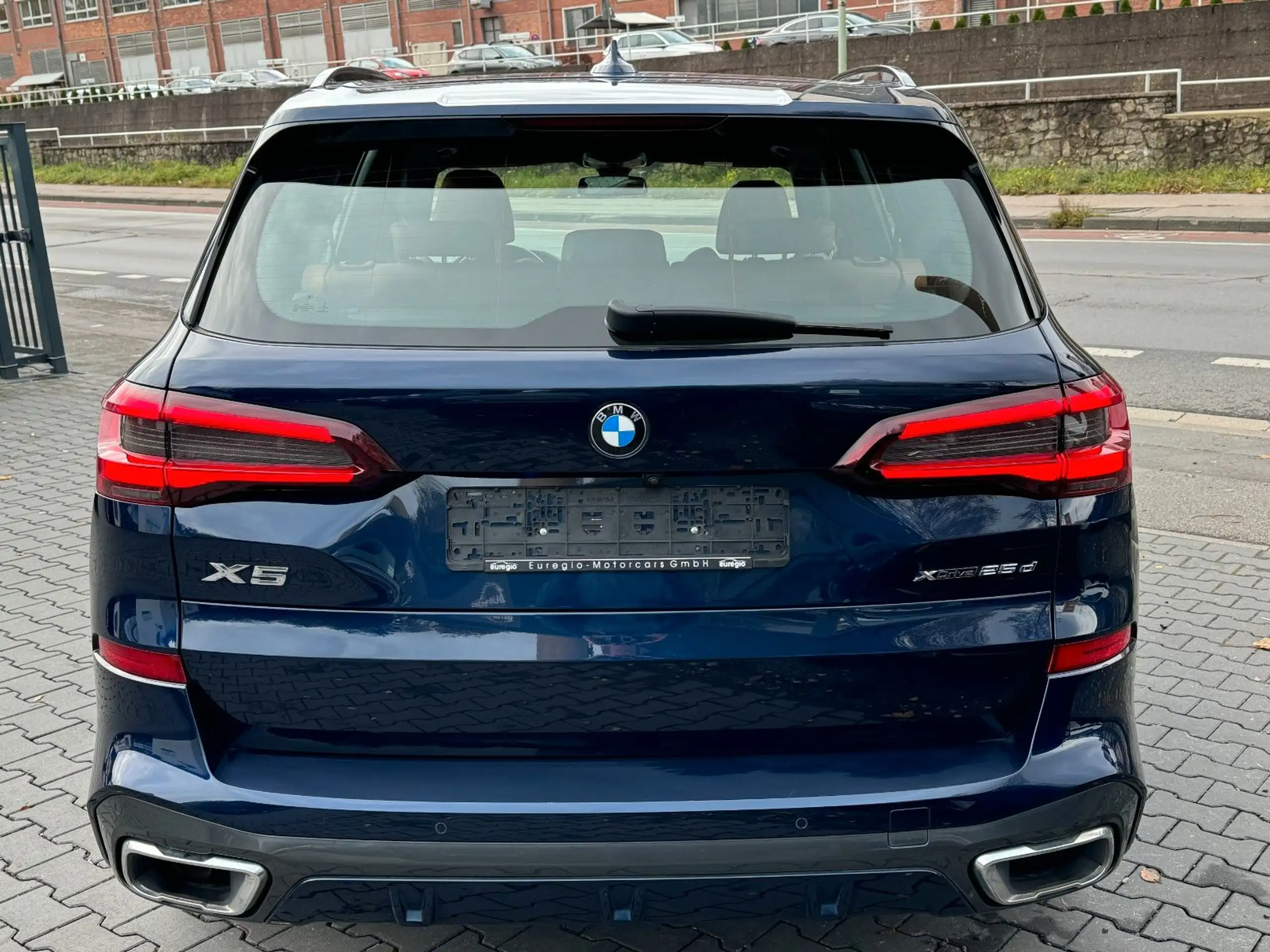 BMW - X5