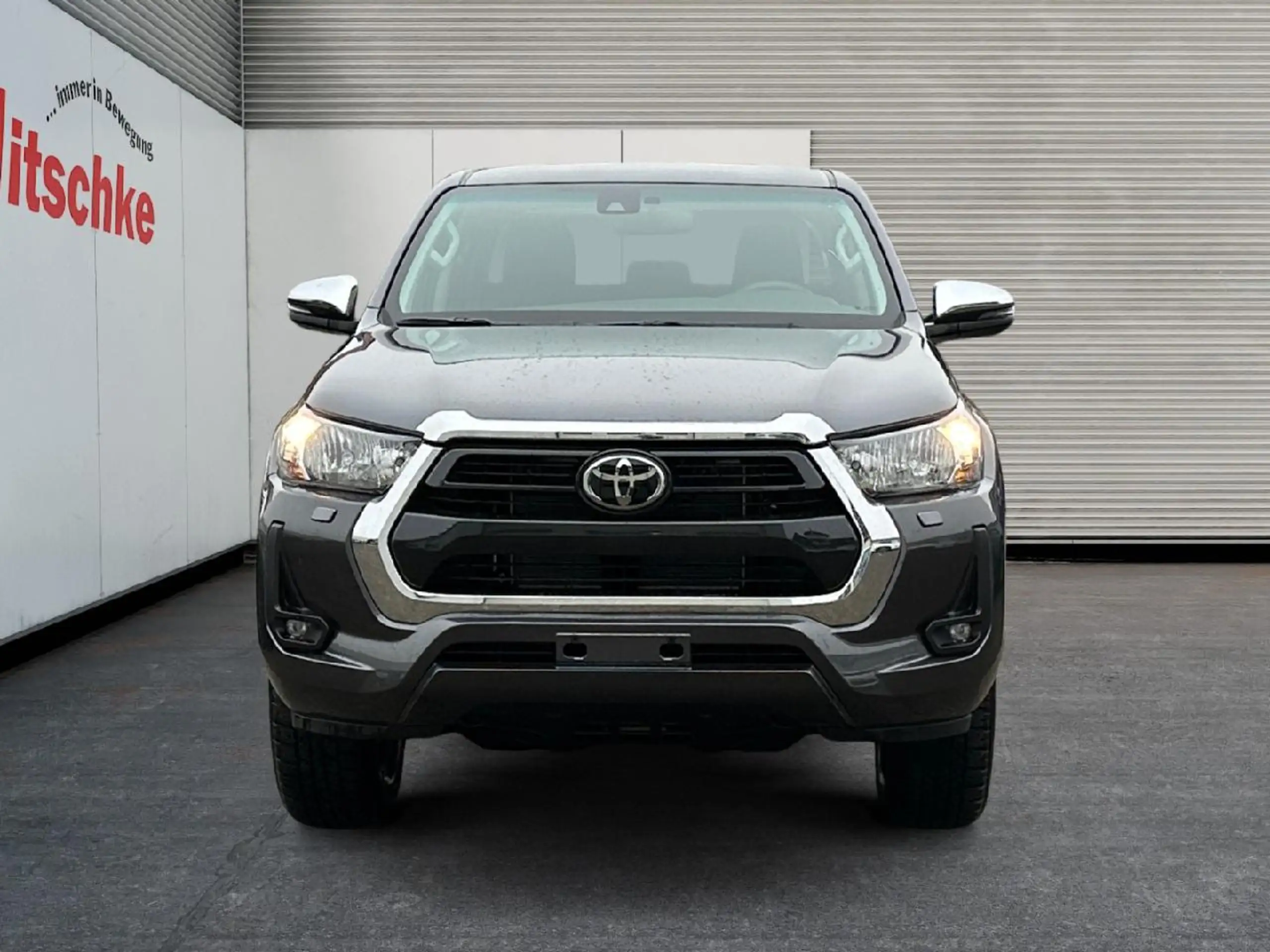 Toyota - Hilux