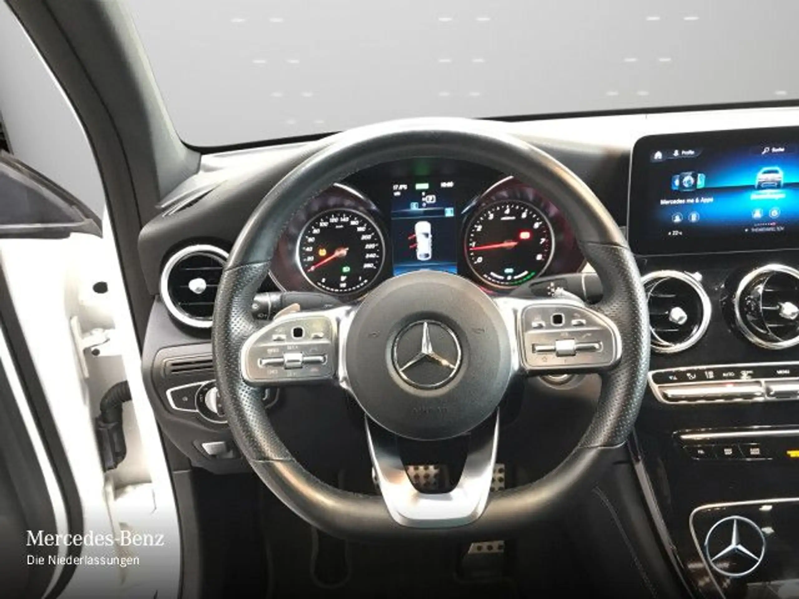 Mercedes-Benz - GLC 300