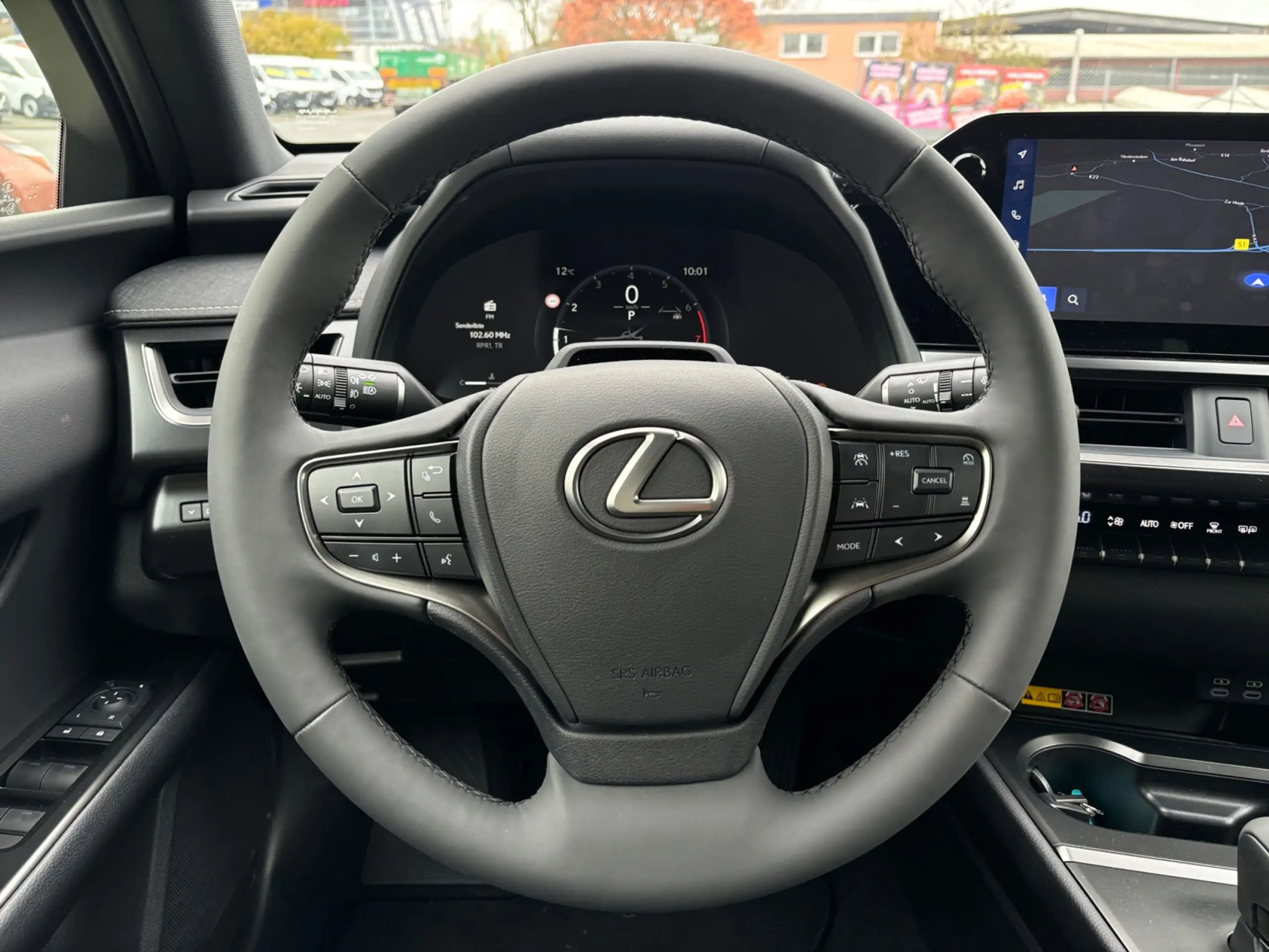 Lexus - UX 300e