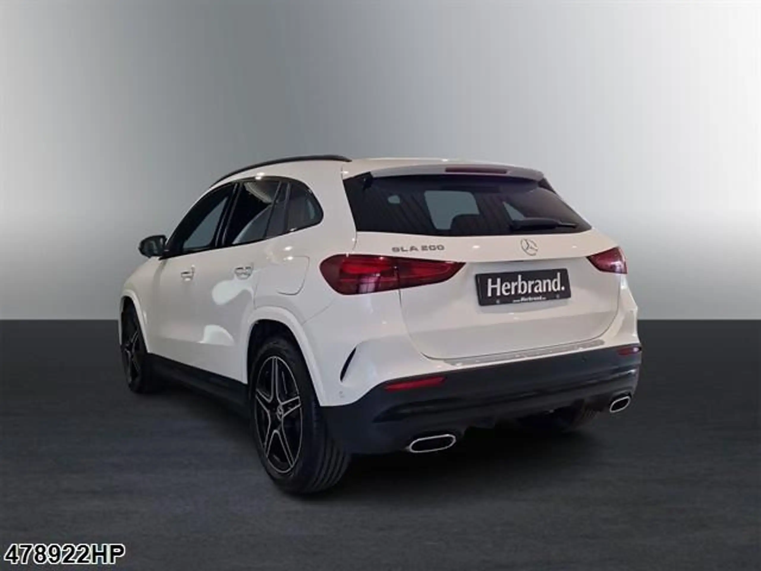 Mercedes-Benz - GLA 200