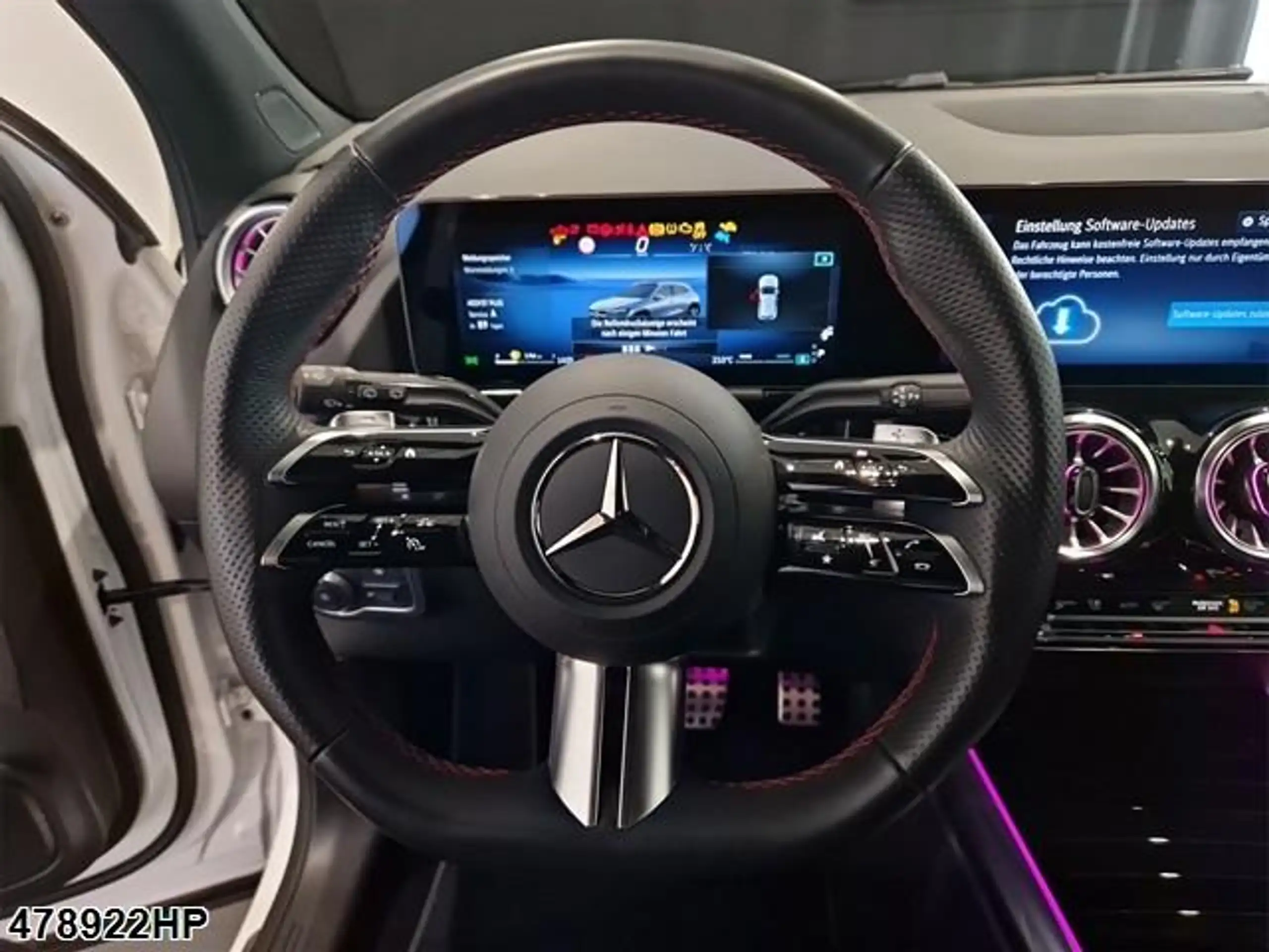 Mercedes-Benz - GLA 200