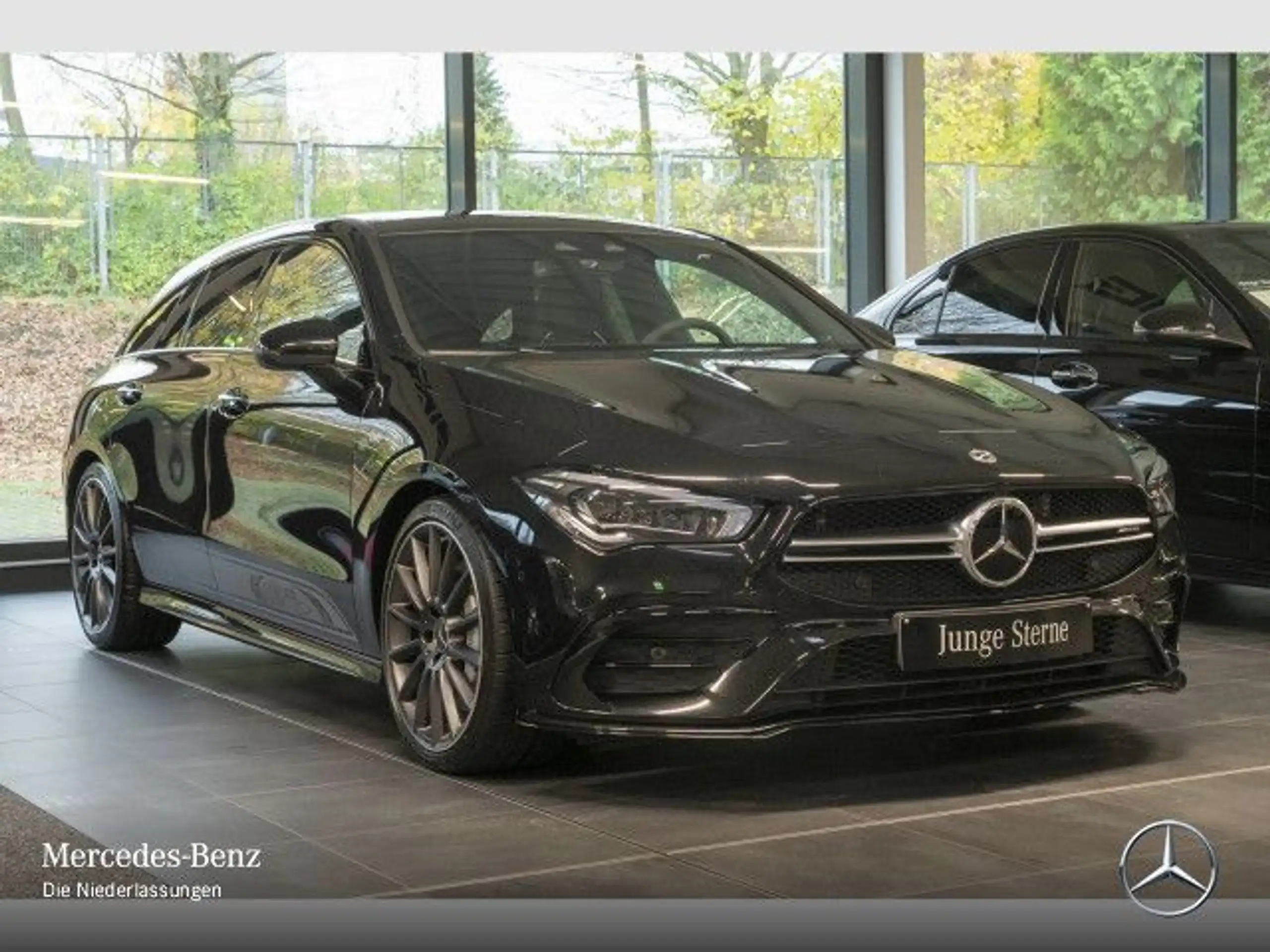 Mercedes-Benz - CLA 35 AMG