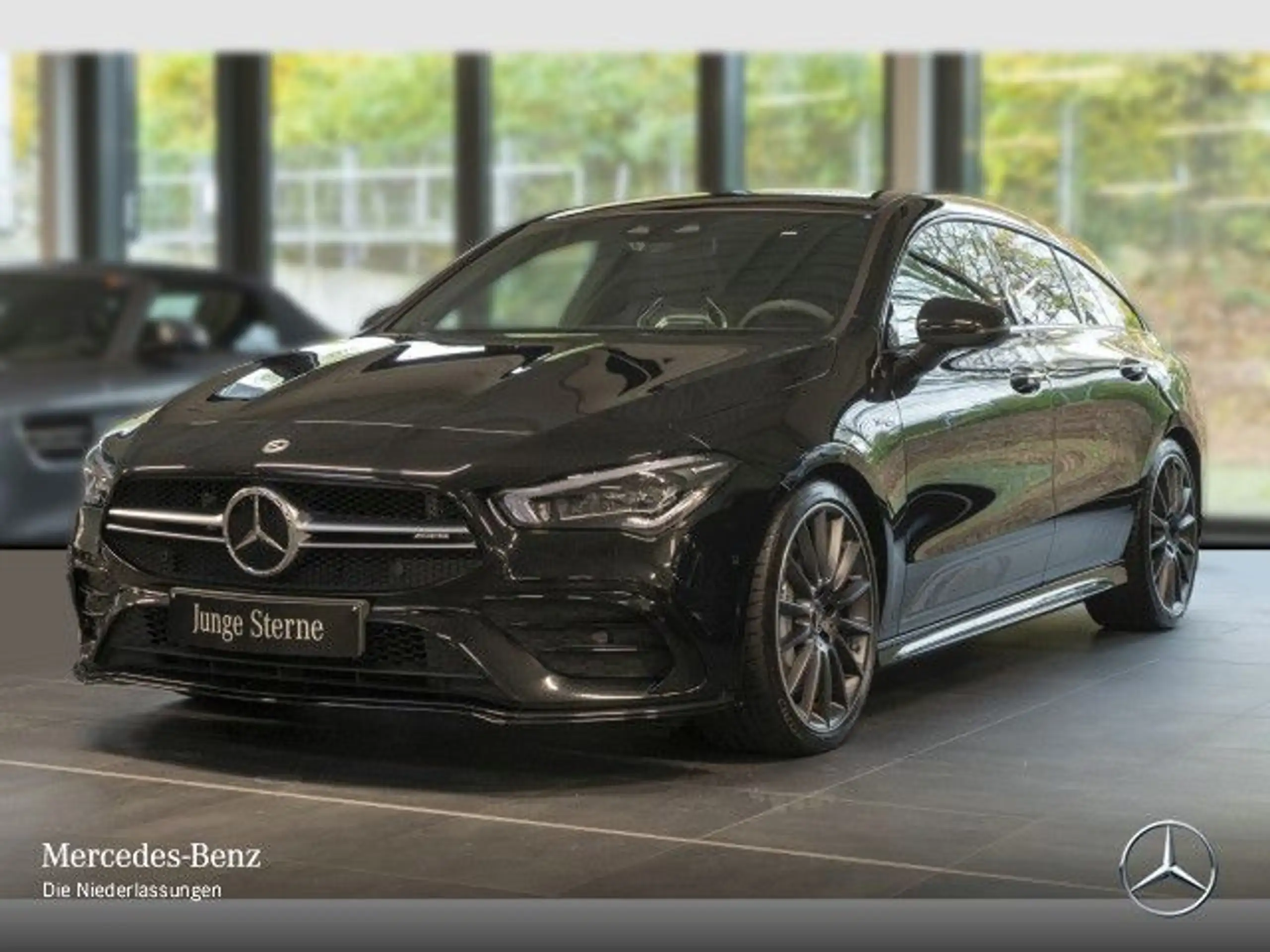 Mercedes-Benz - CLA 35 AMG