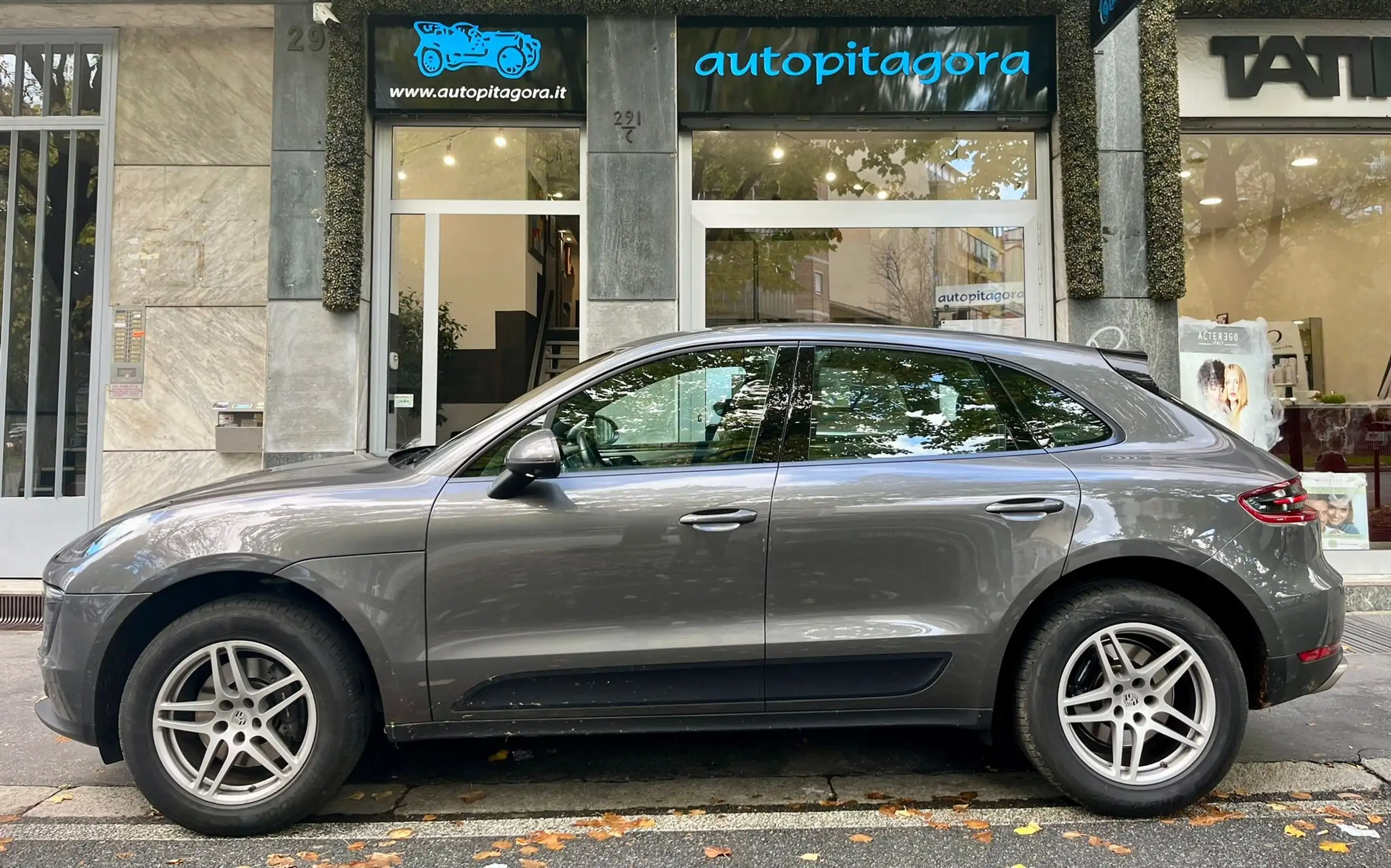 Porsche - Macan