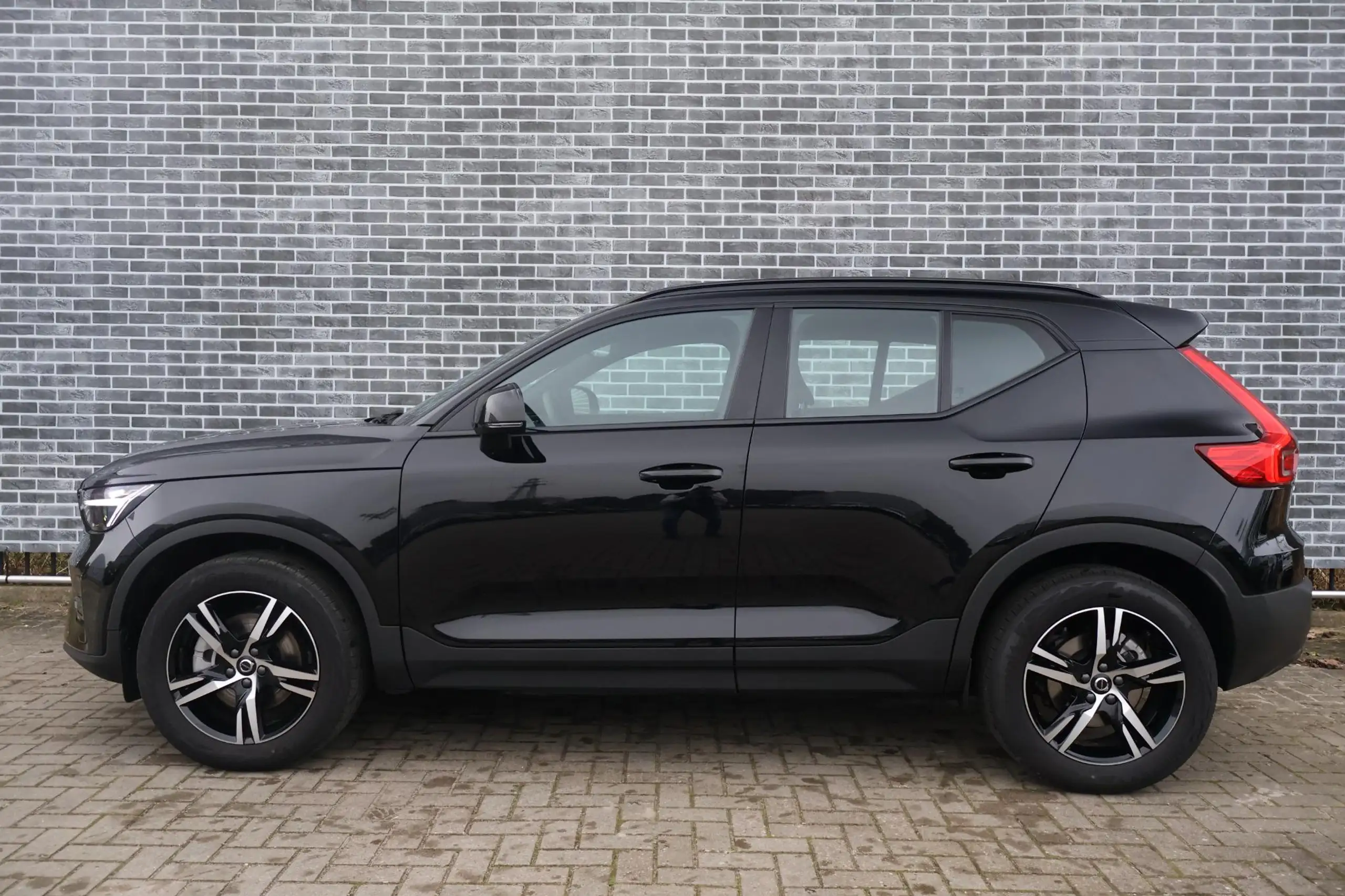 Volvo - XC40