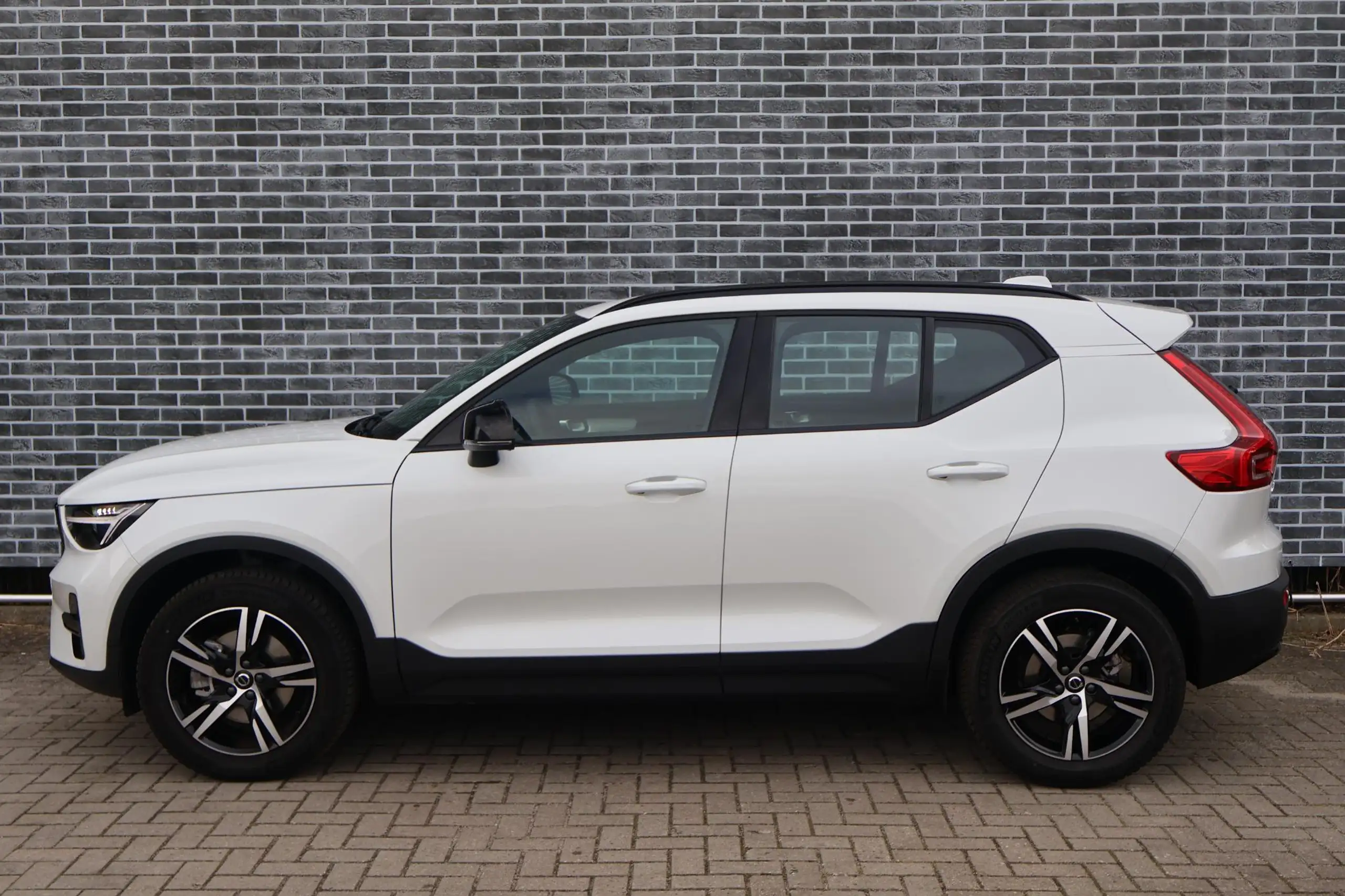 Volvo - XC40