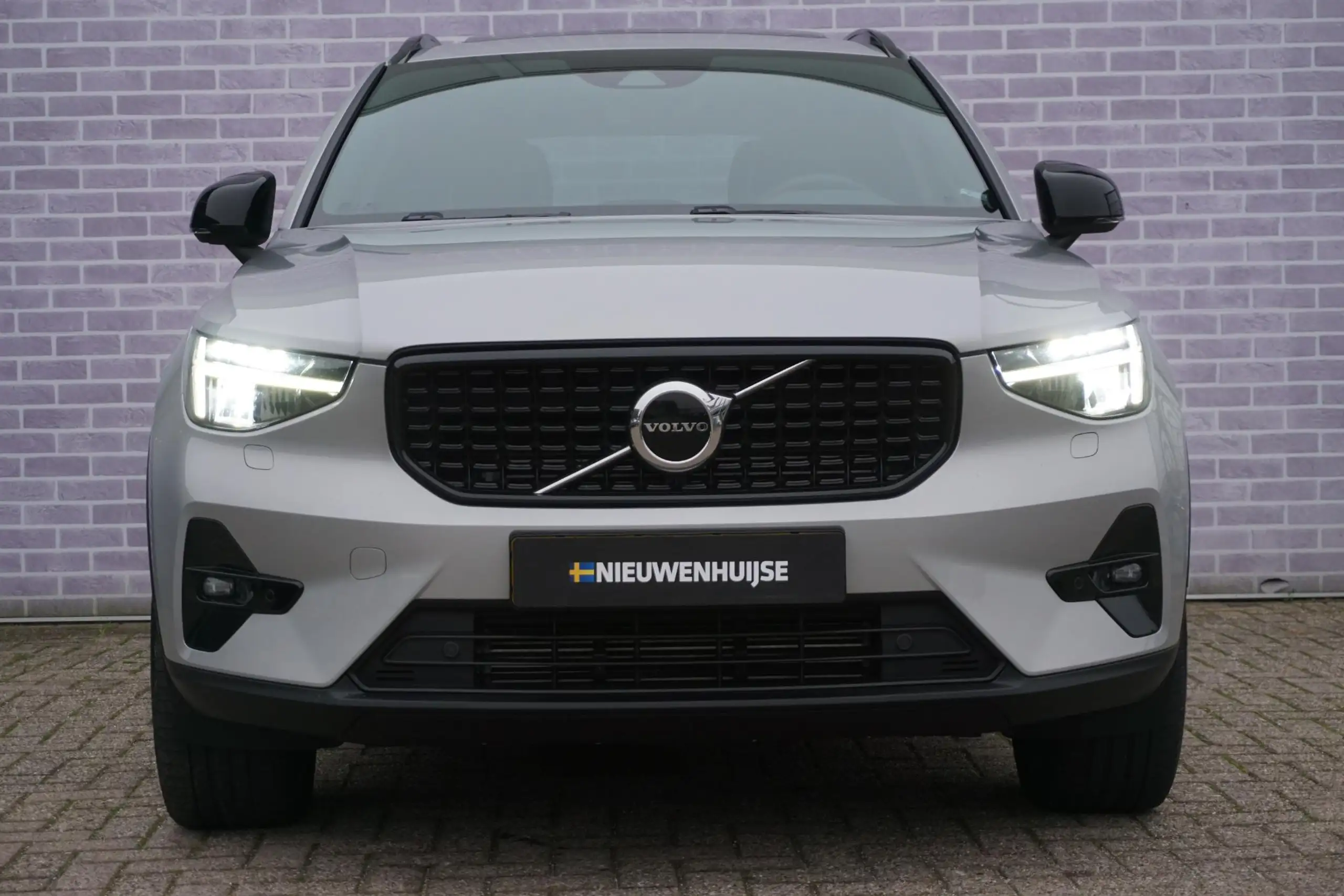 Volvo - XC40