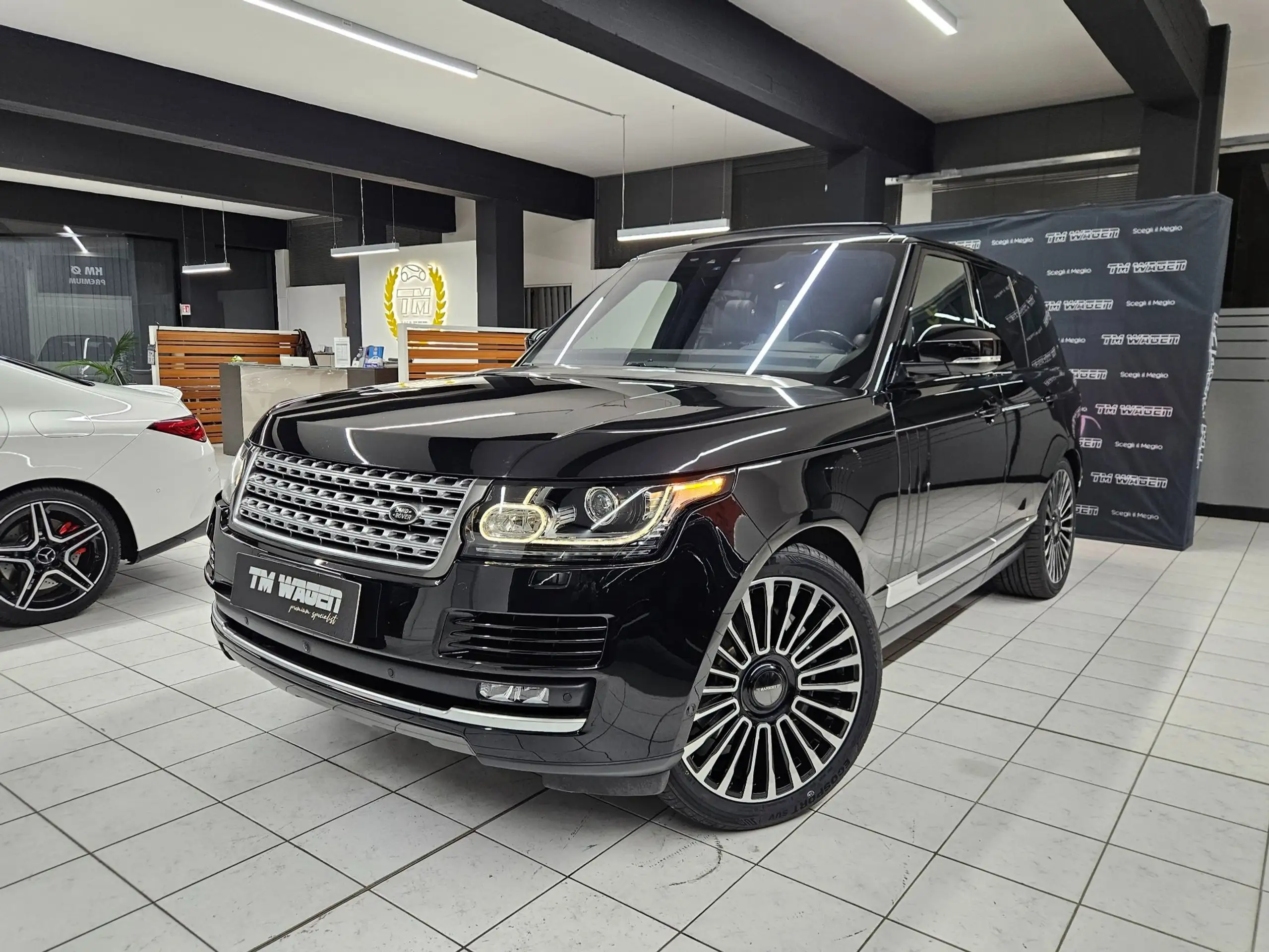 Land Rover - Range Rover