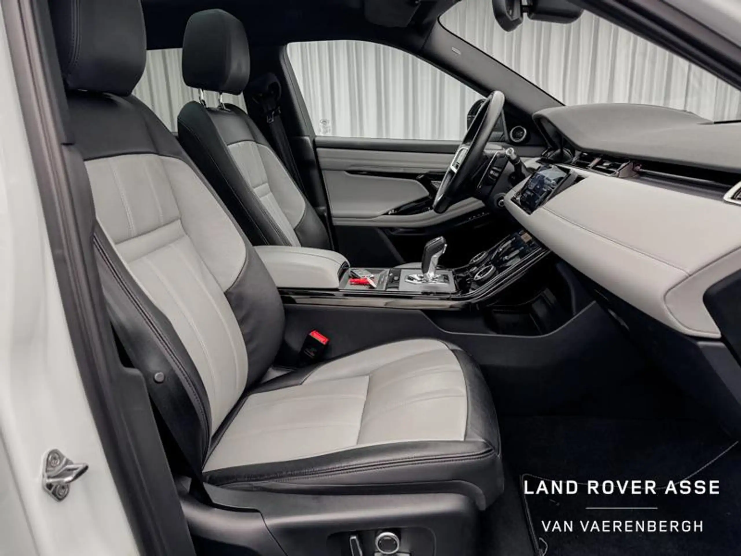 Land Rover - Range Rover Evoque