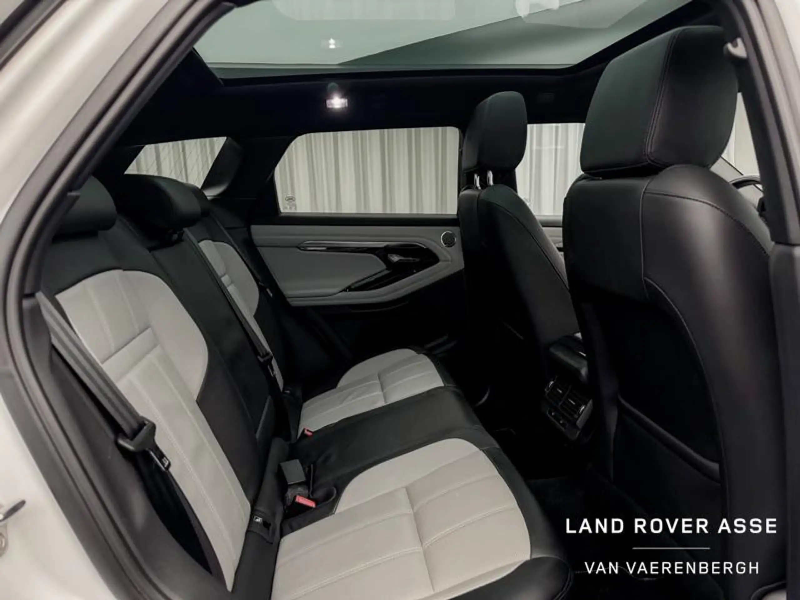 Land Rover - Range Rover Evoque