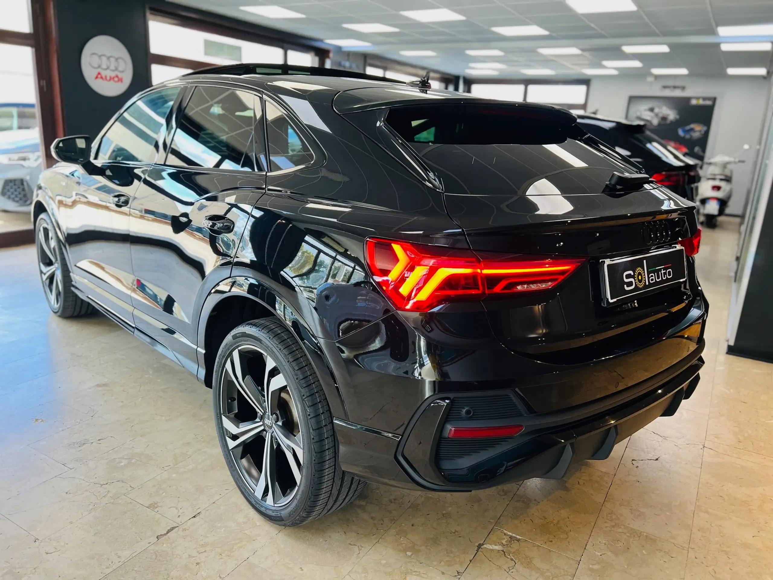 Audi - Q3