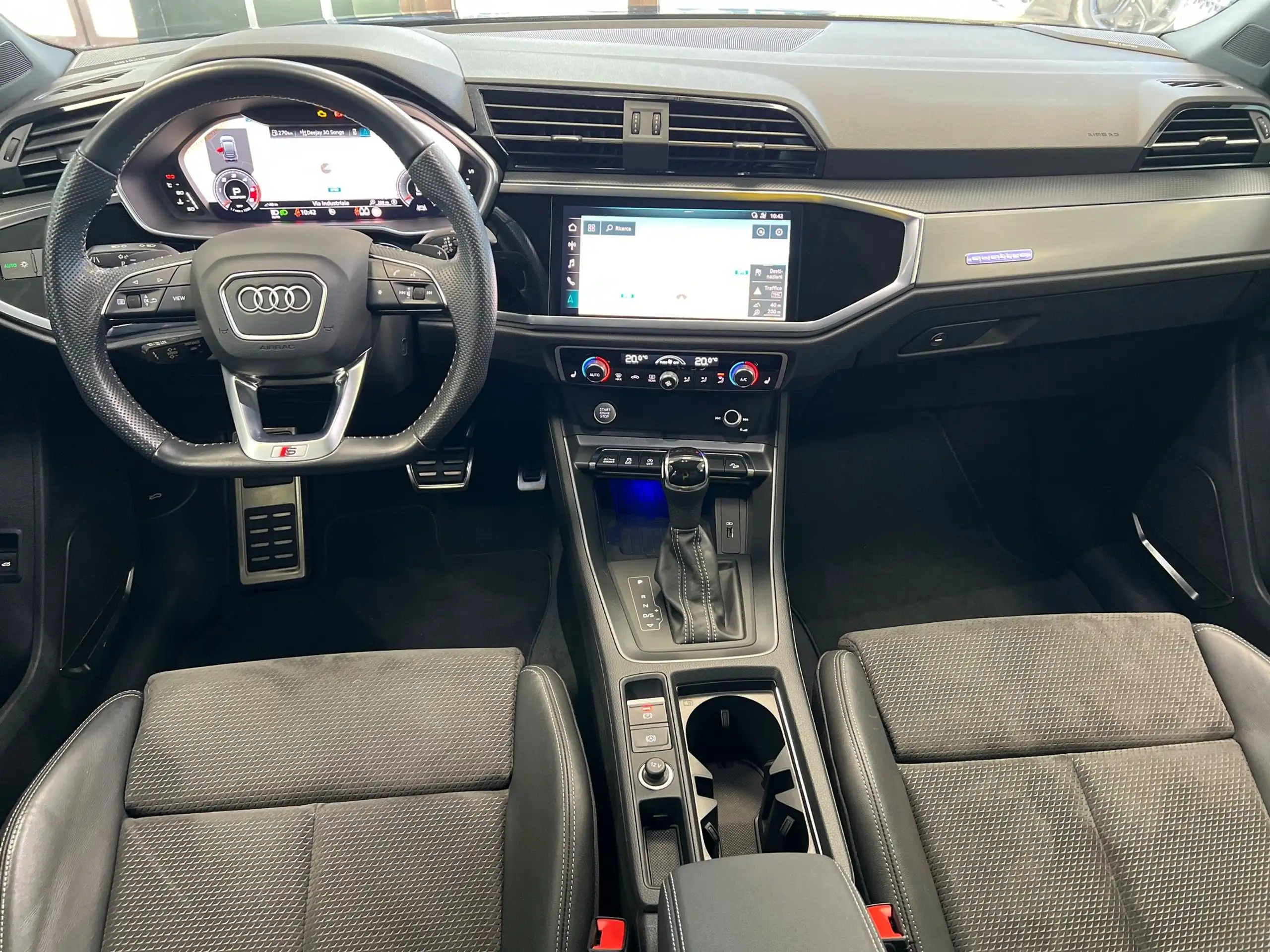 Audi - Q3