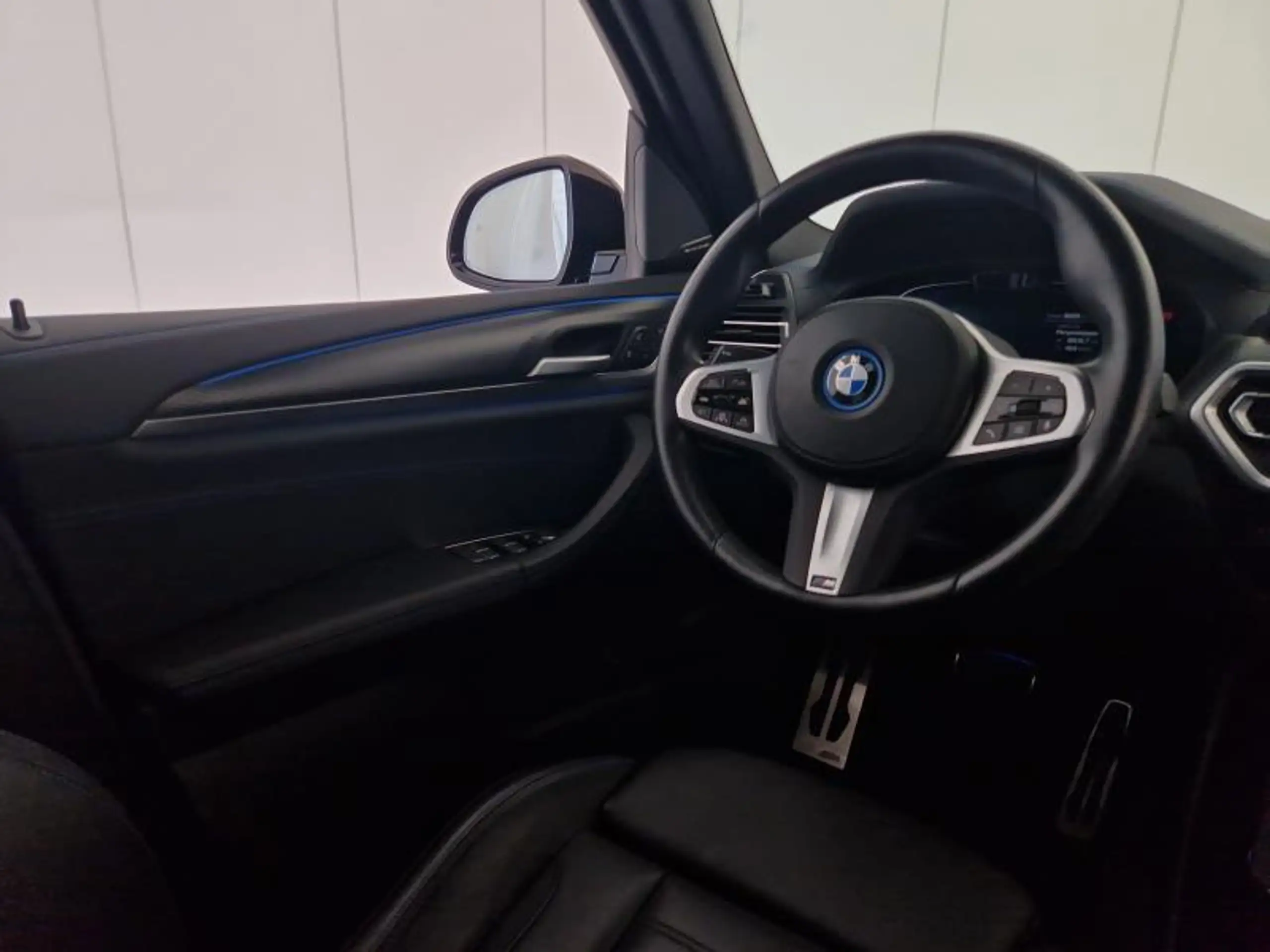 BMW - iX3