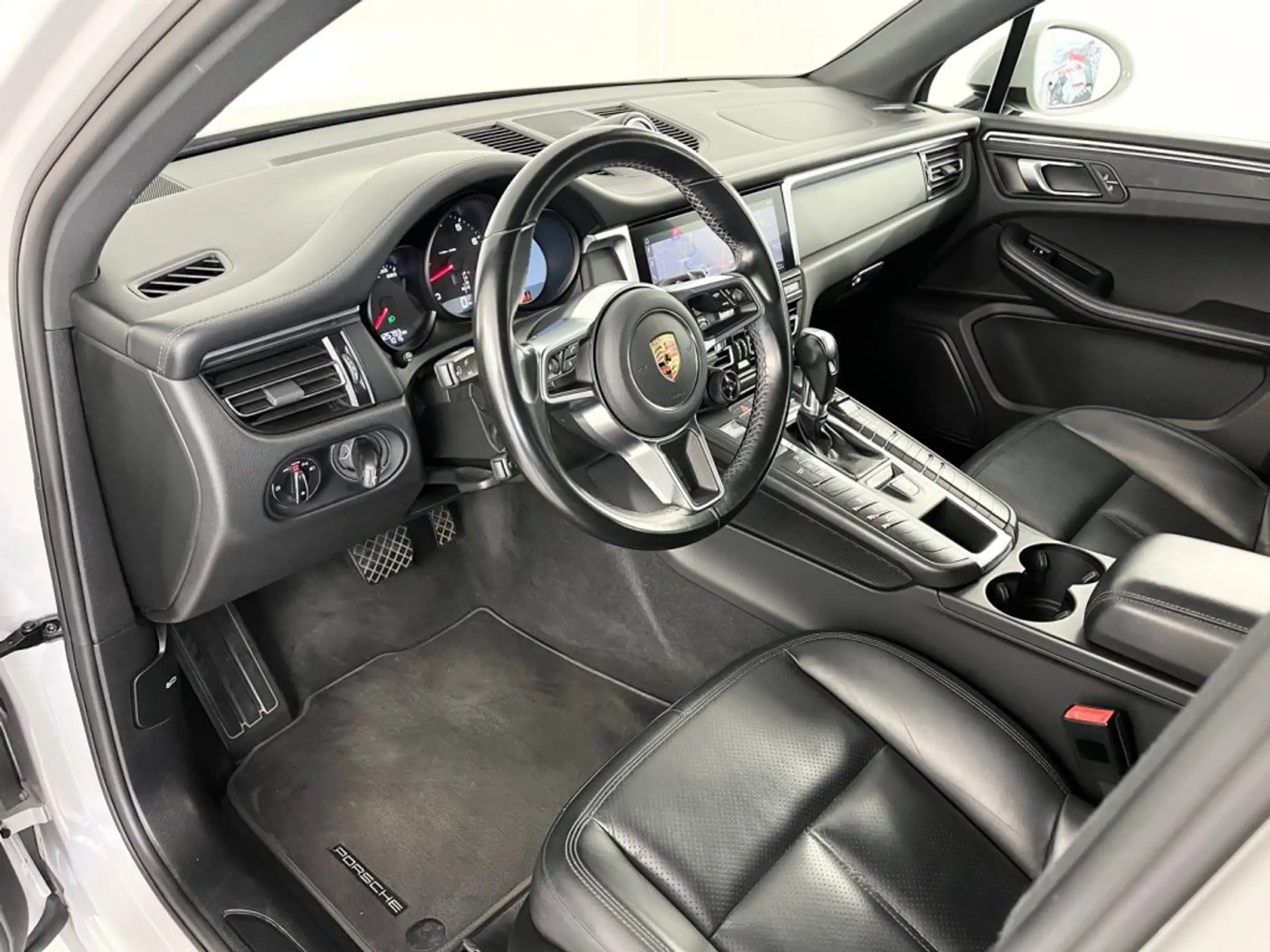 Porsche - Macan