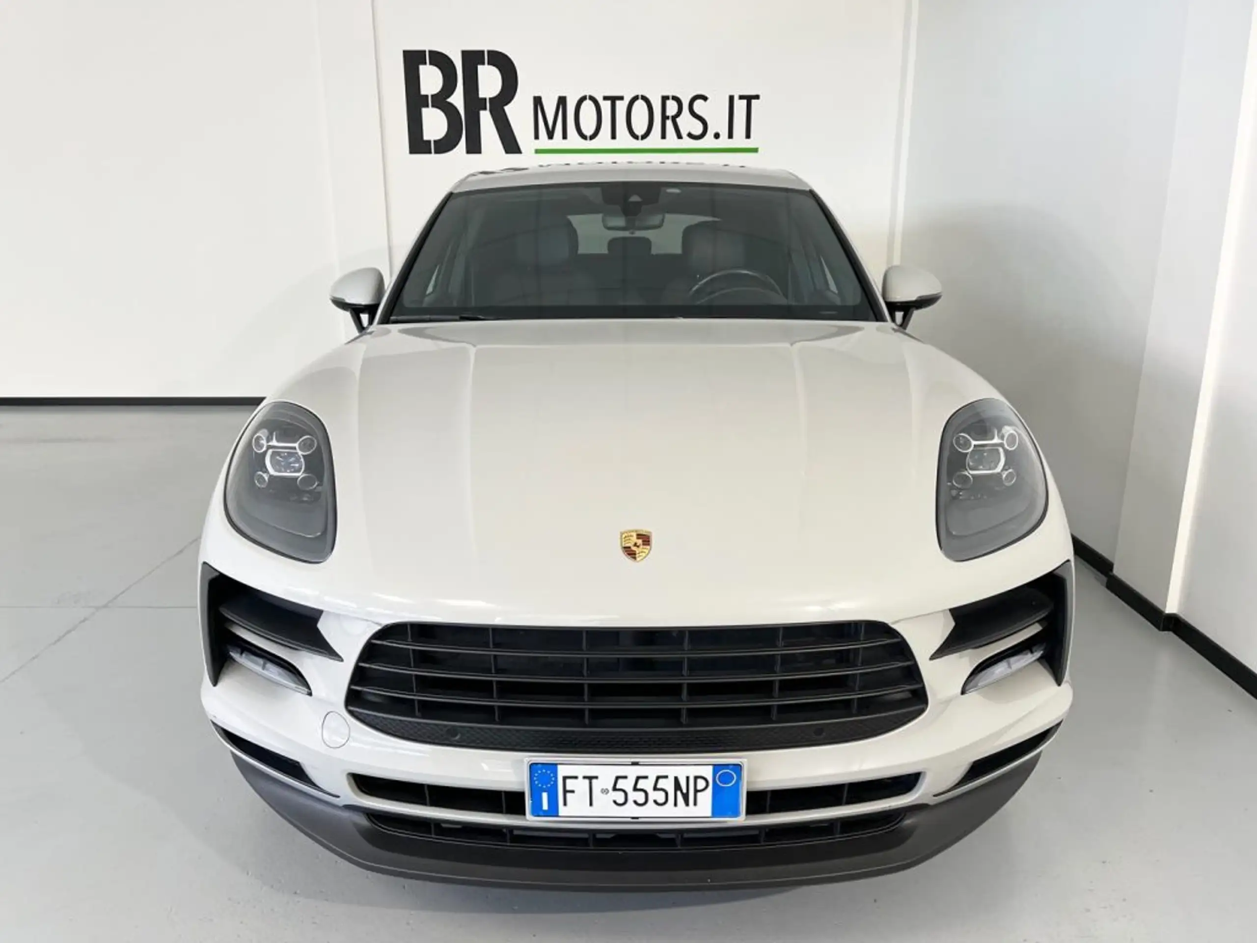 Porsche - Macan