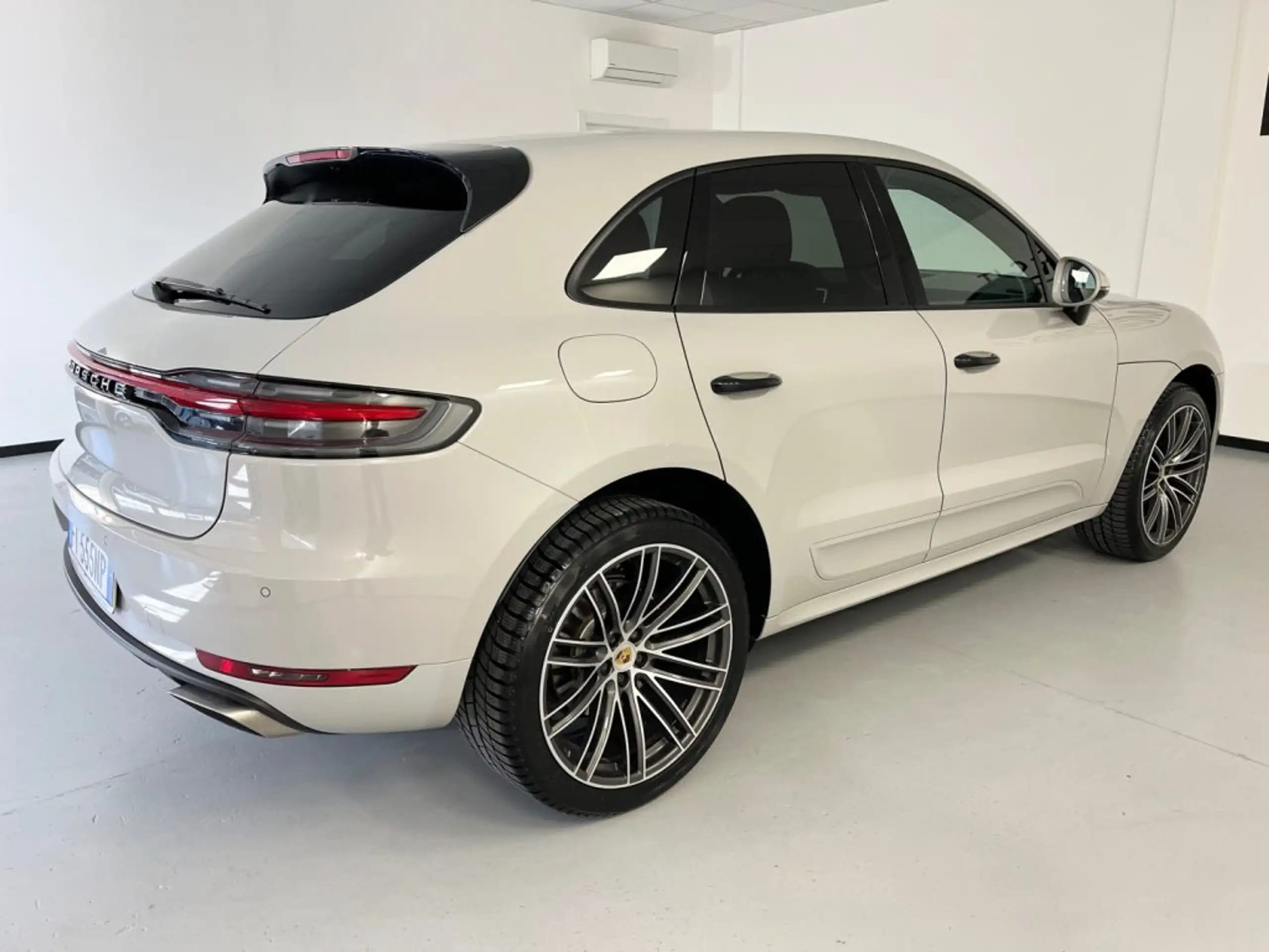 Porsche - Macan