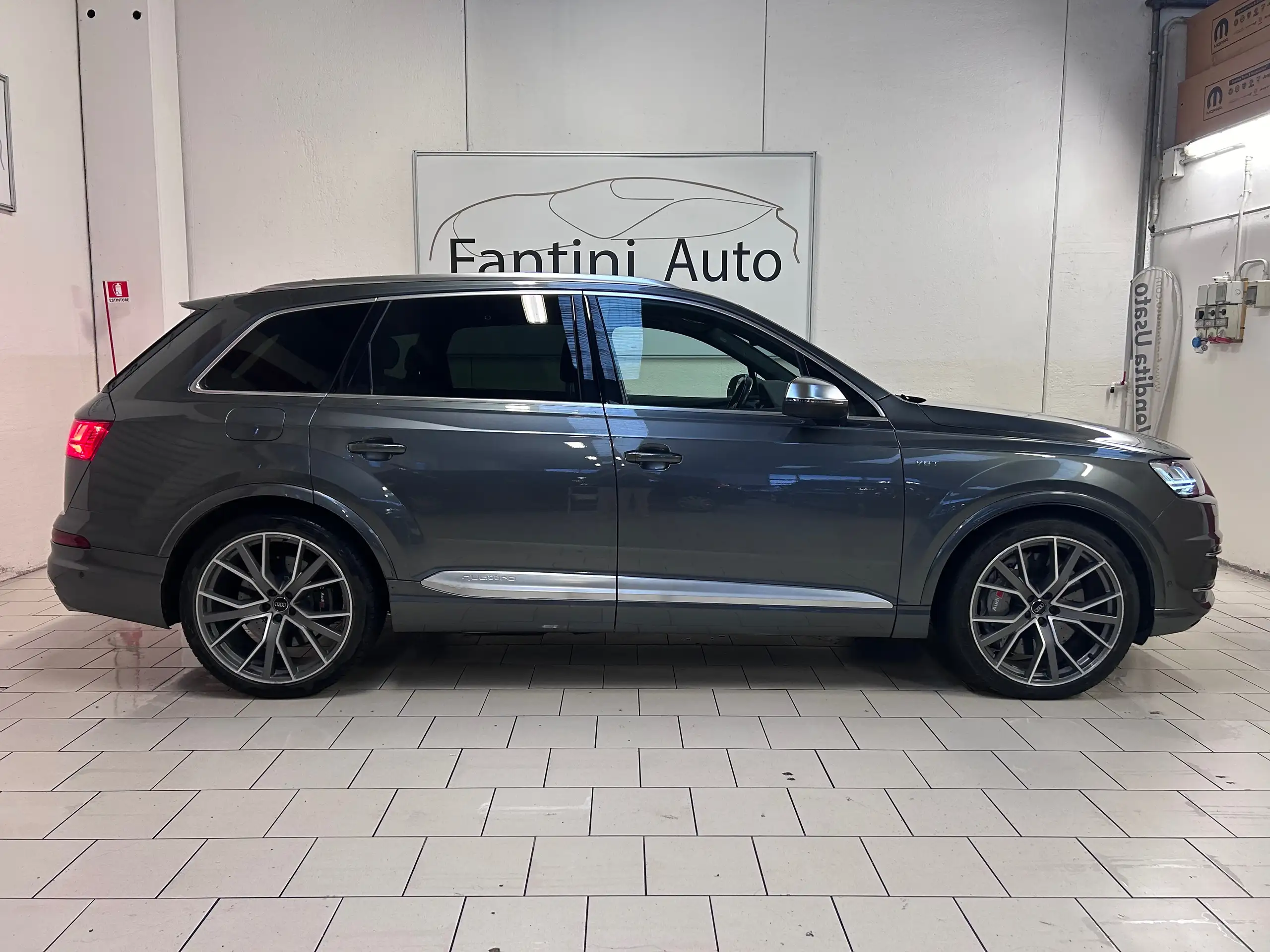 Audi - SQ7