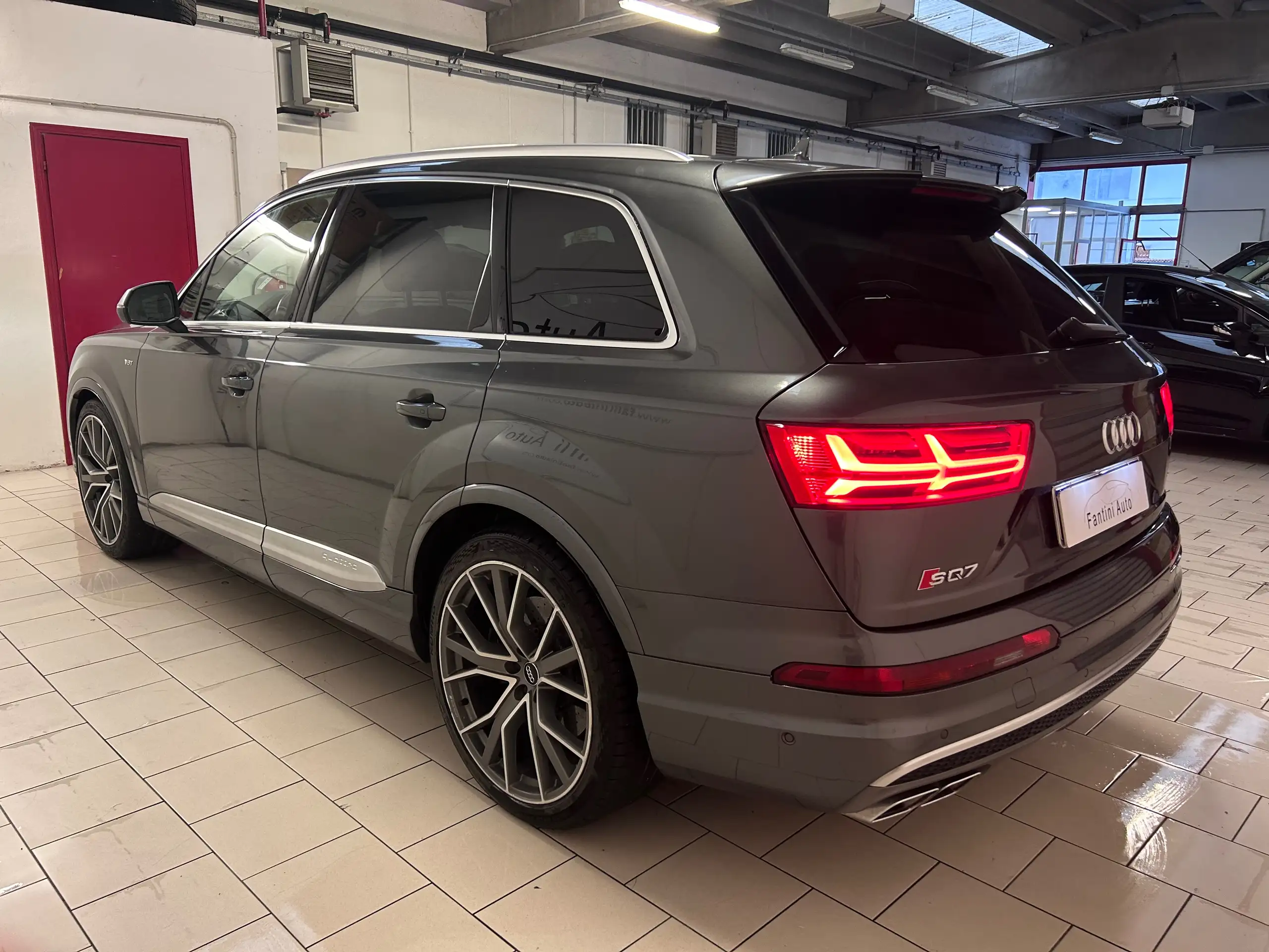 Audi - SQ7