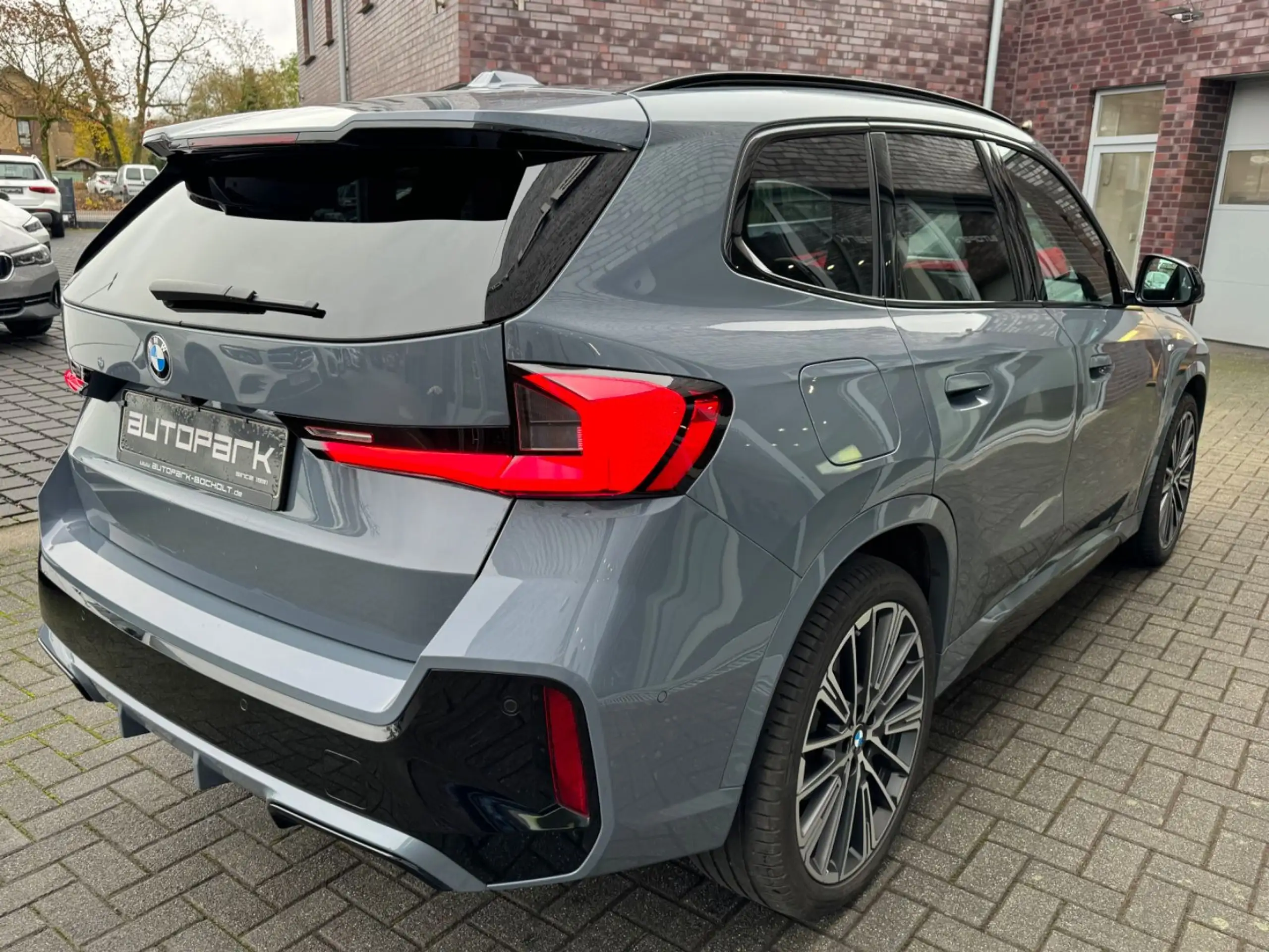 BMW - X1