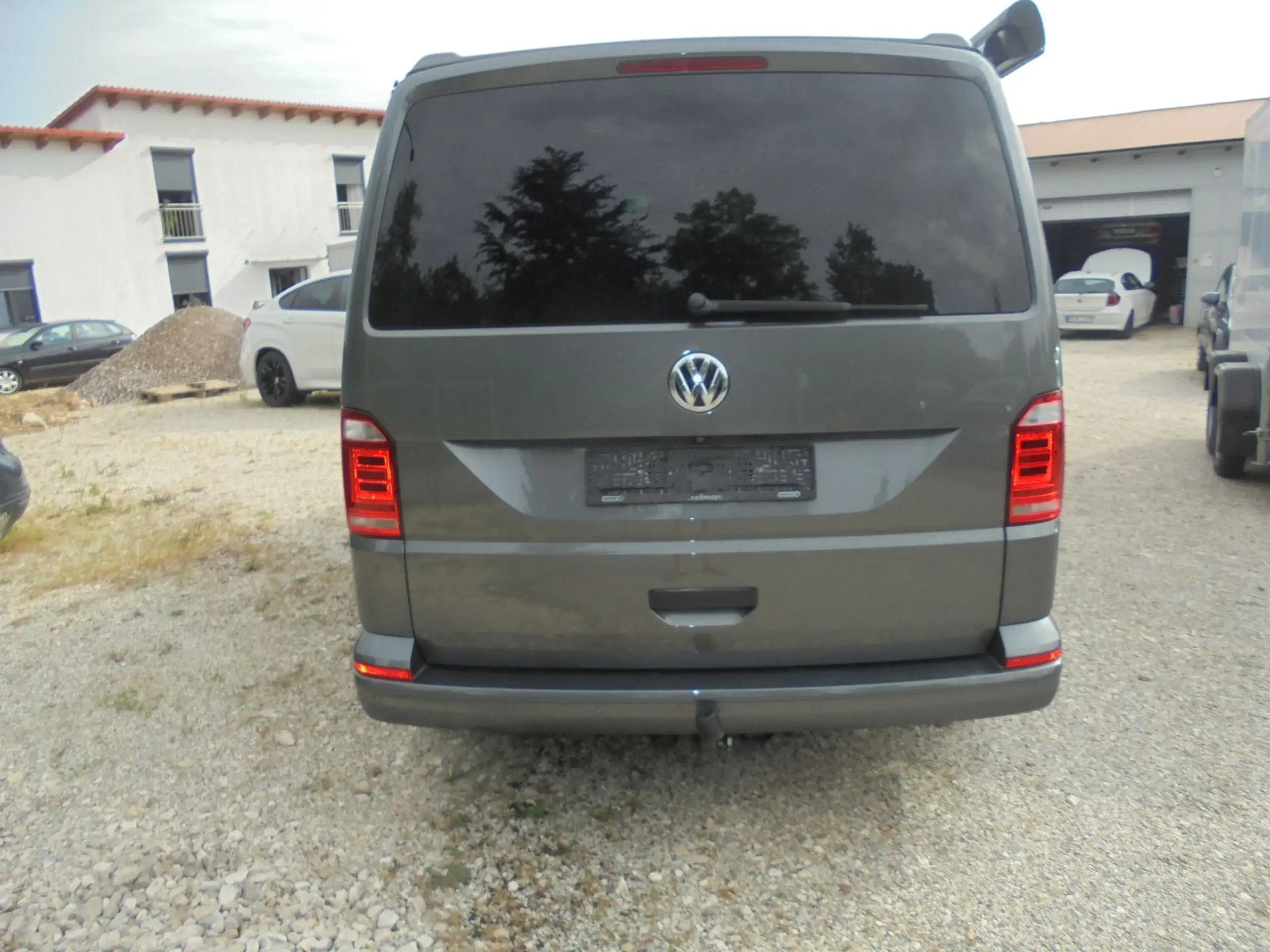 Volkswagen - T6 California