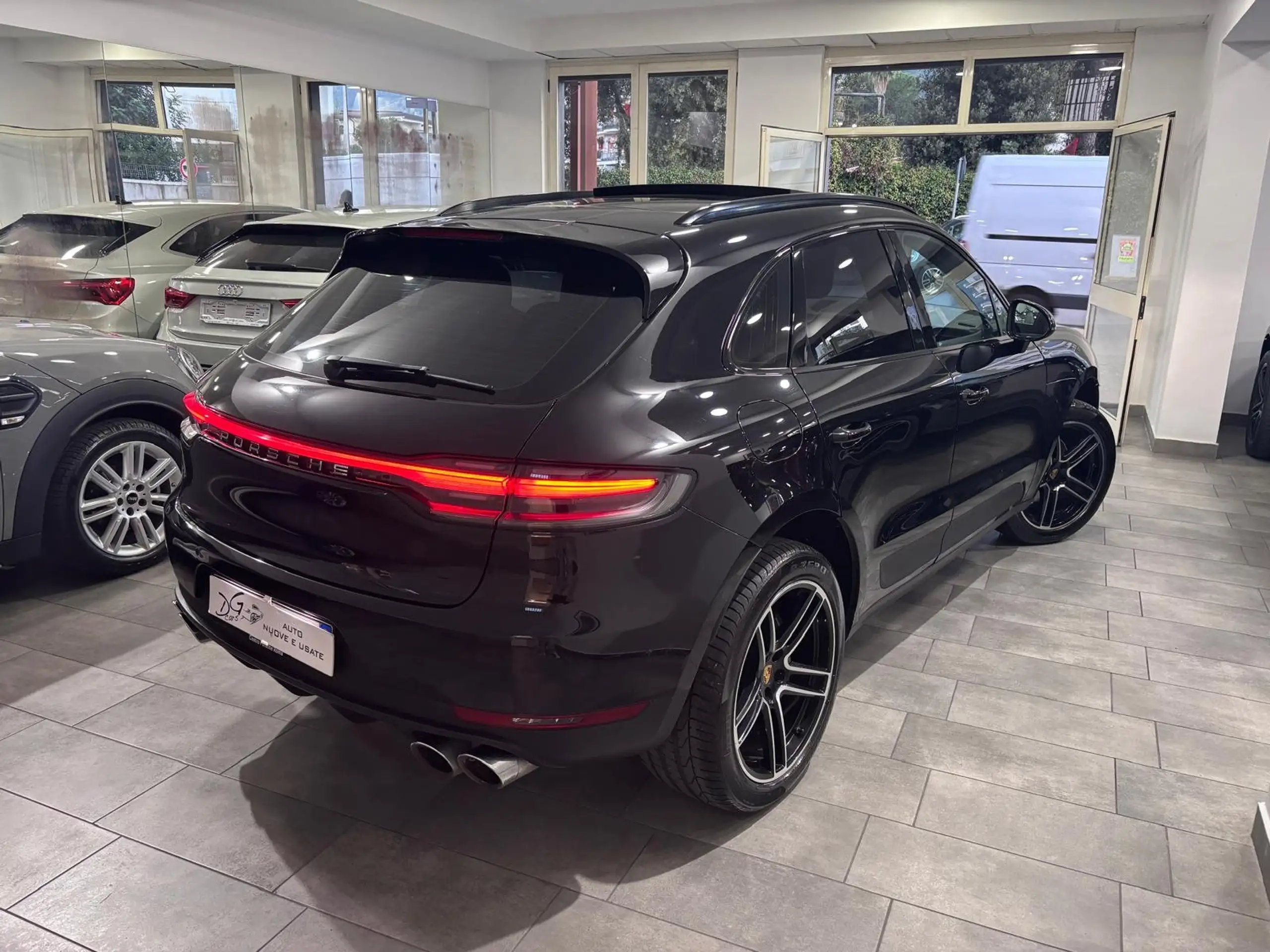 Porsche - Macan