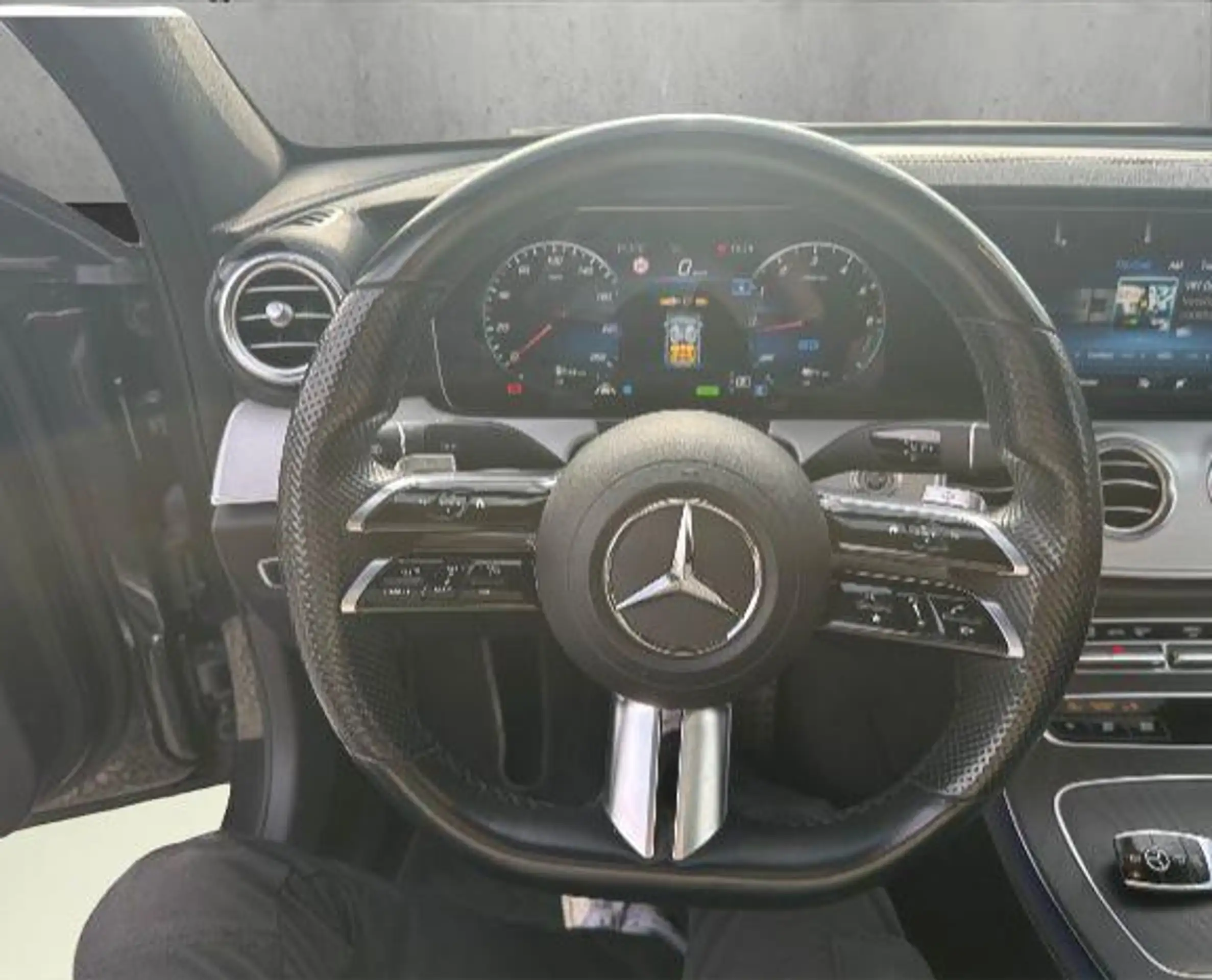 Mercedes-Benz - E 300