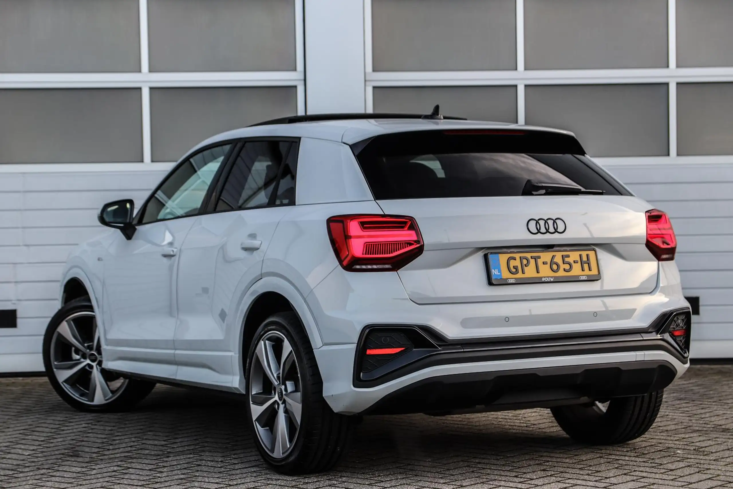 Audi - Q2