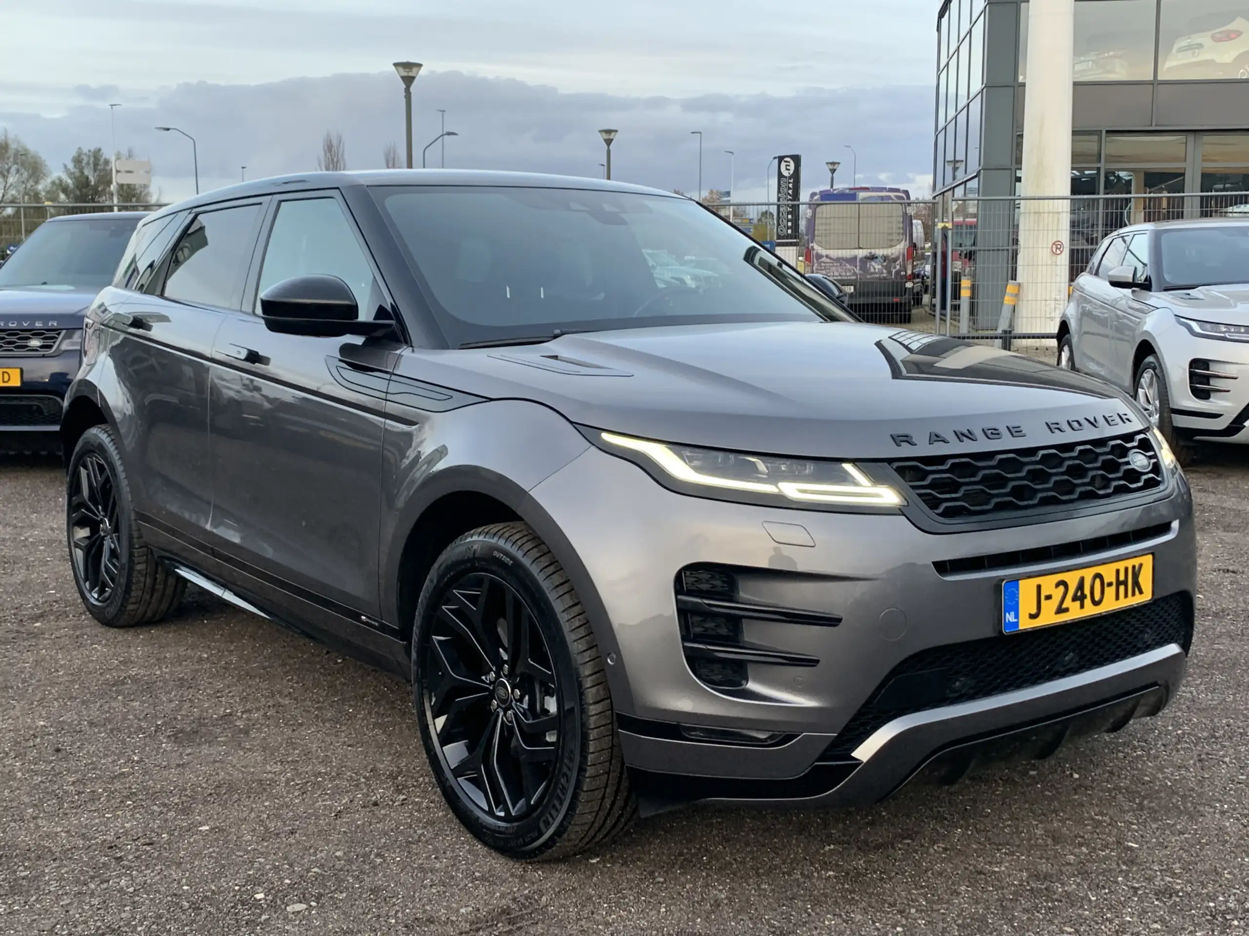 Land Rover - Range Rover Evoque