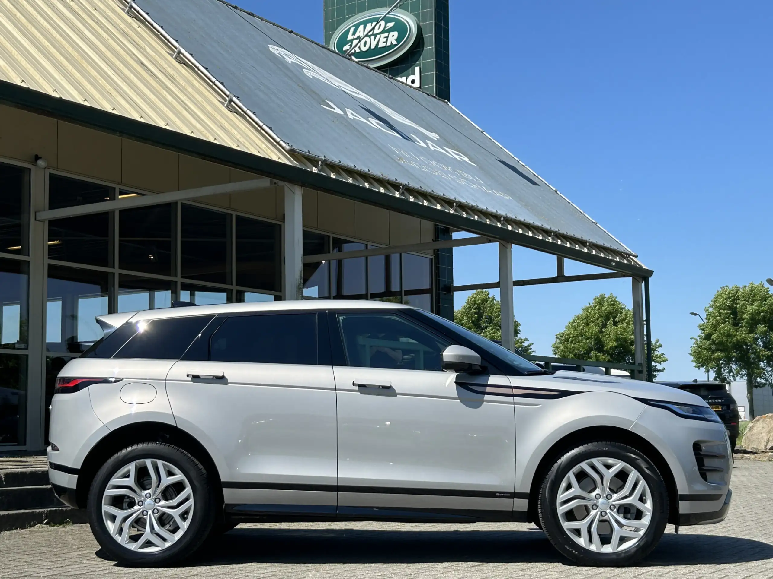 Land Rover - Range Rover Evoque