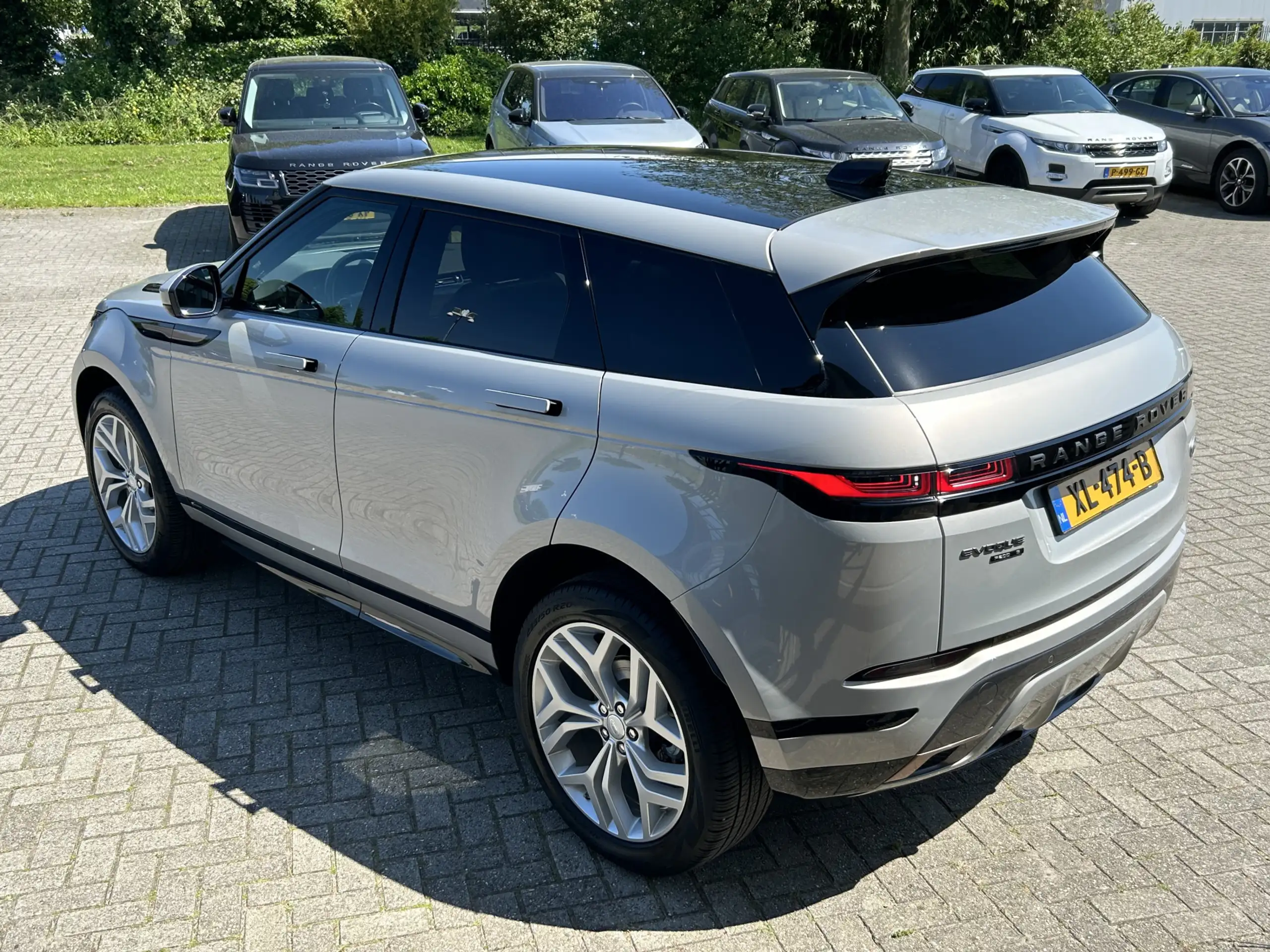 Land Rover - Range Rover Evoque