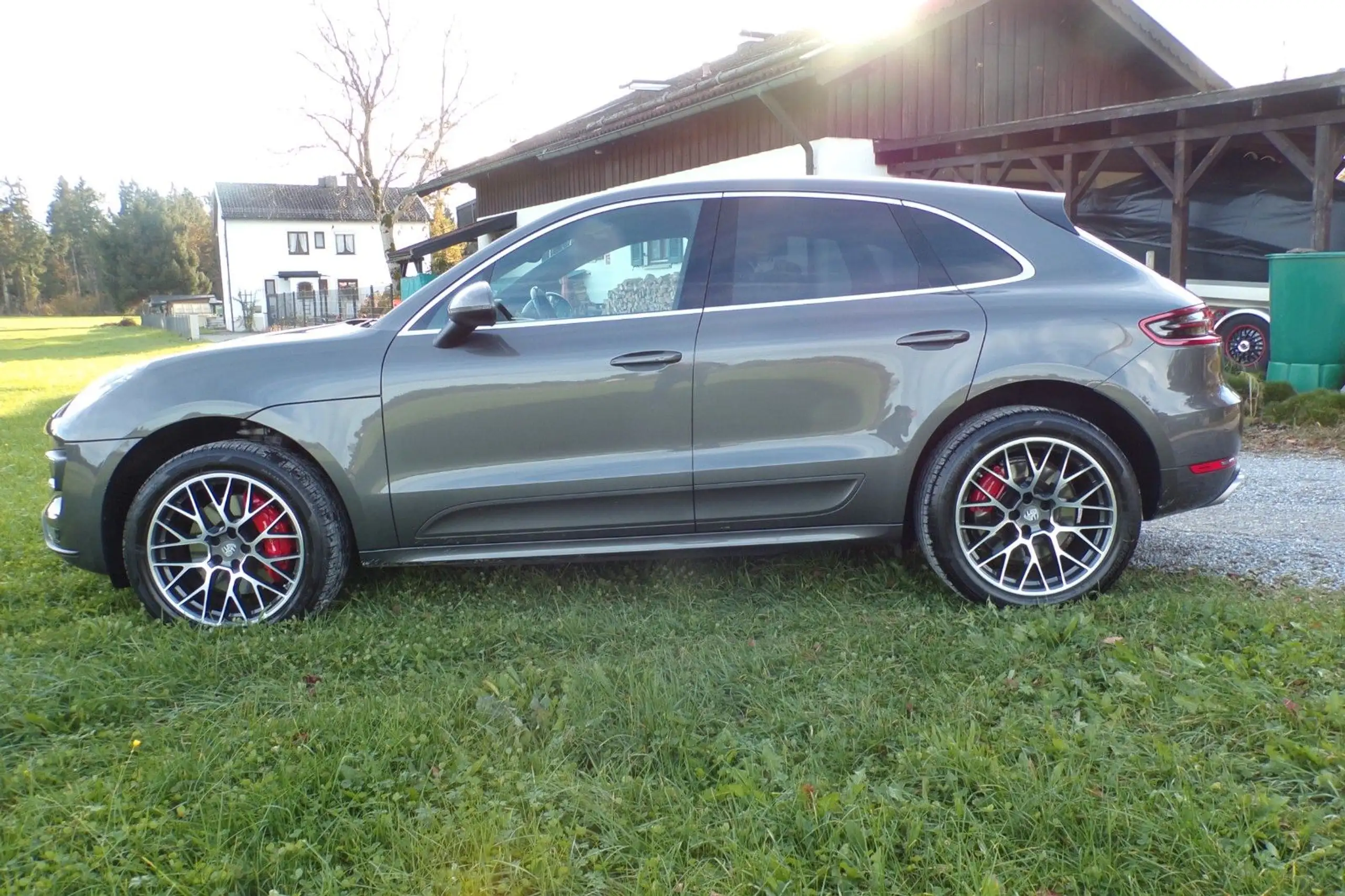 Porsche - Macan