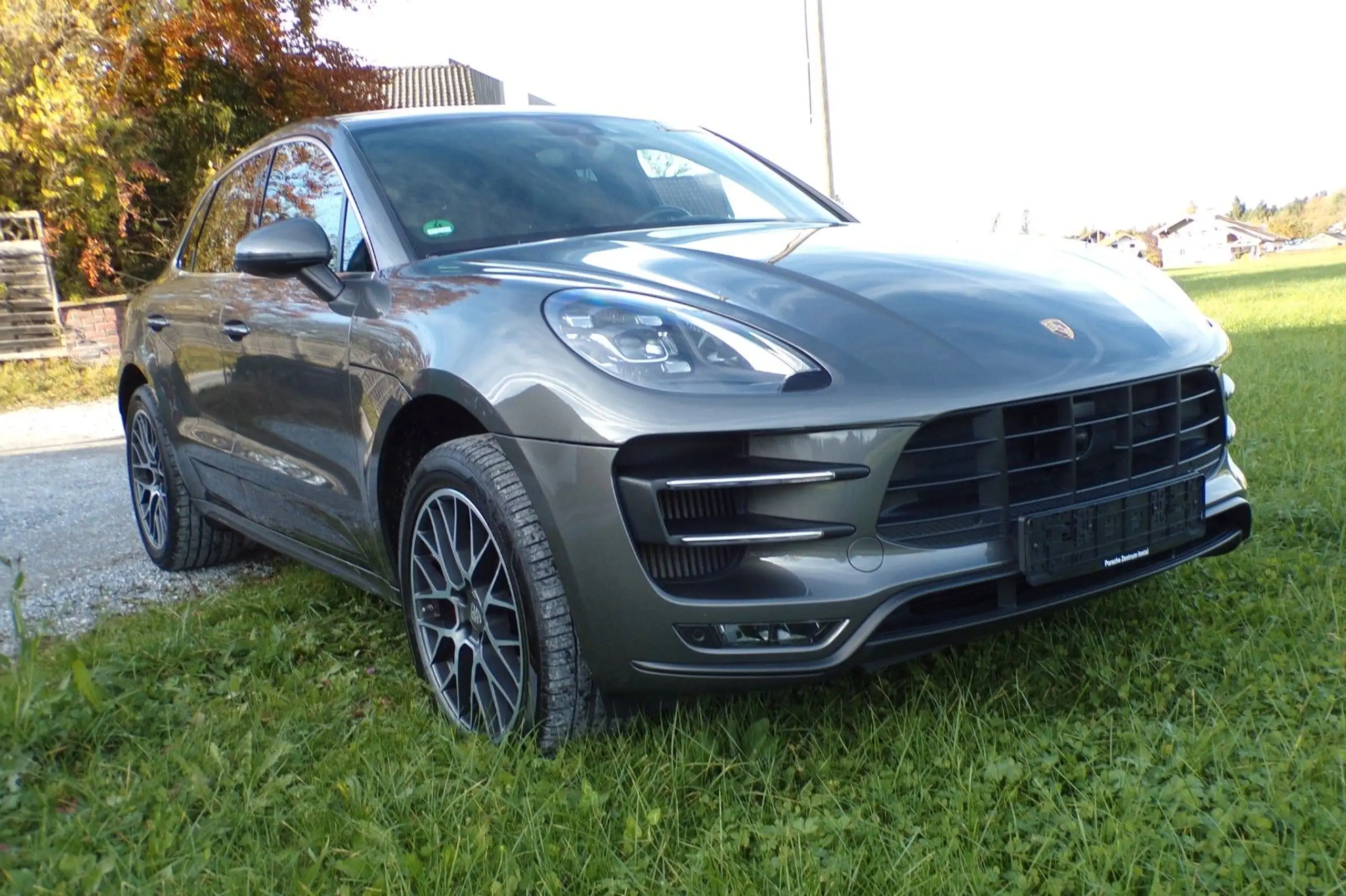 Porsche - Macan