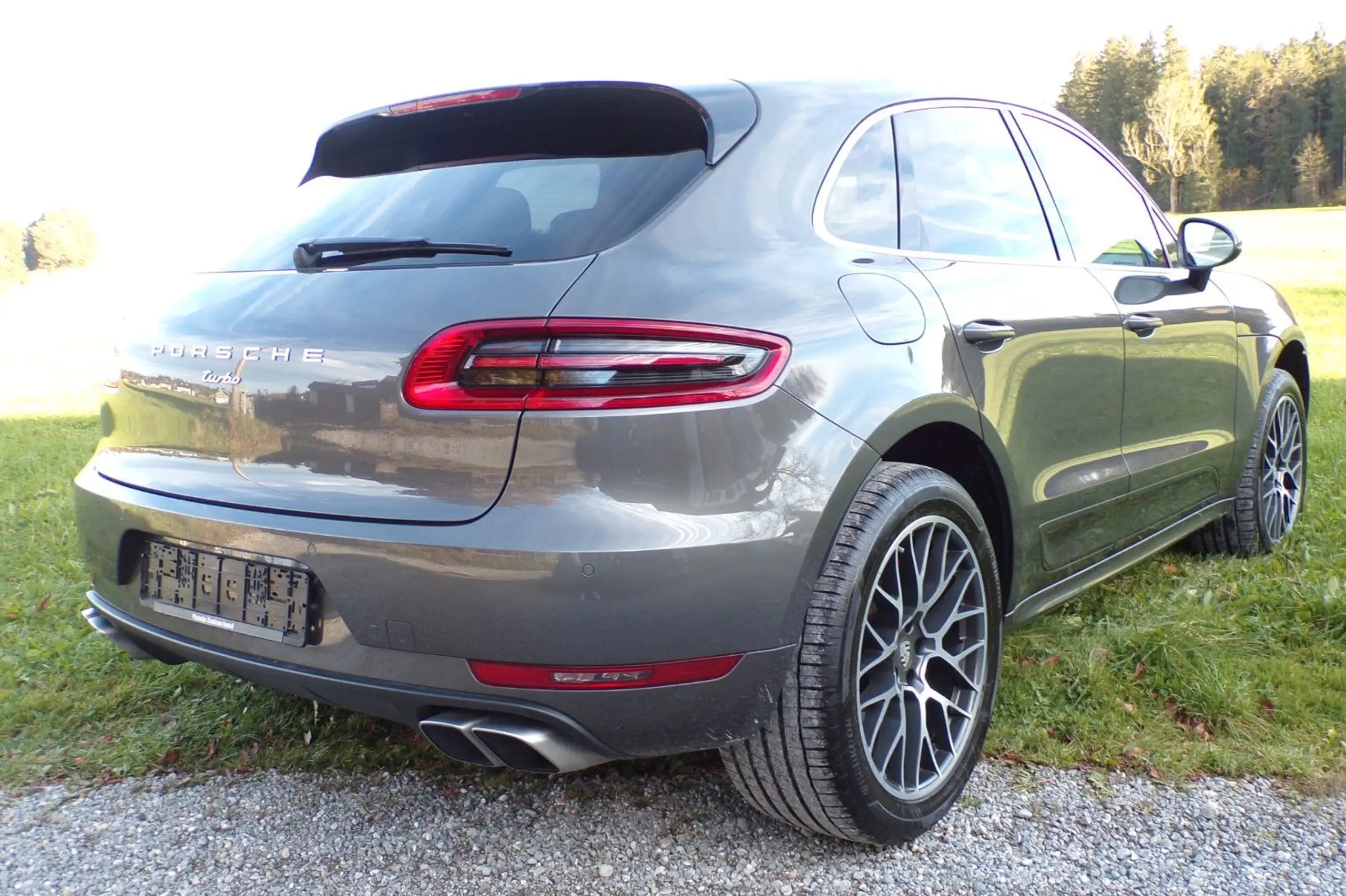 Porsche - Macan