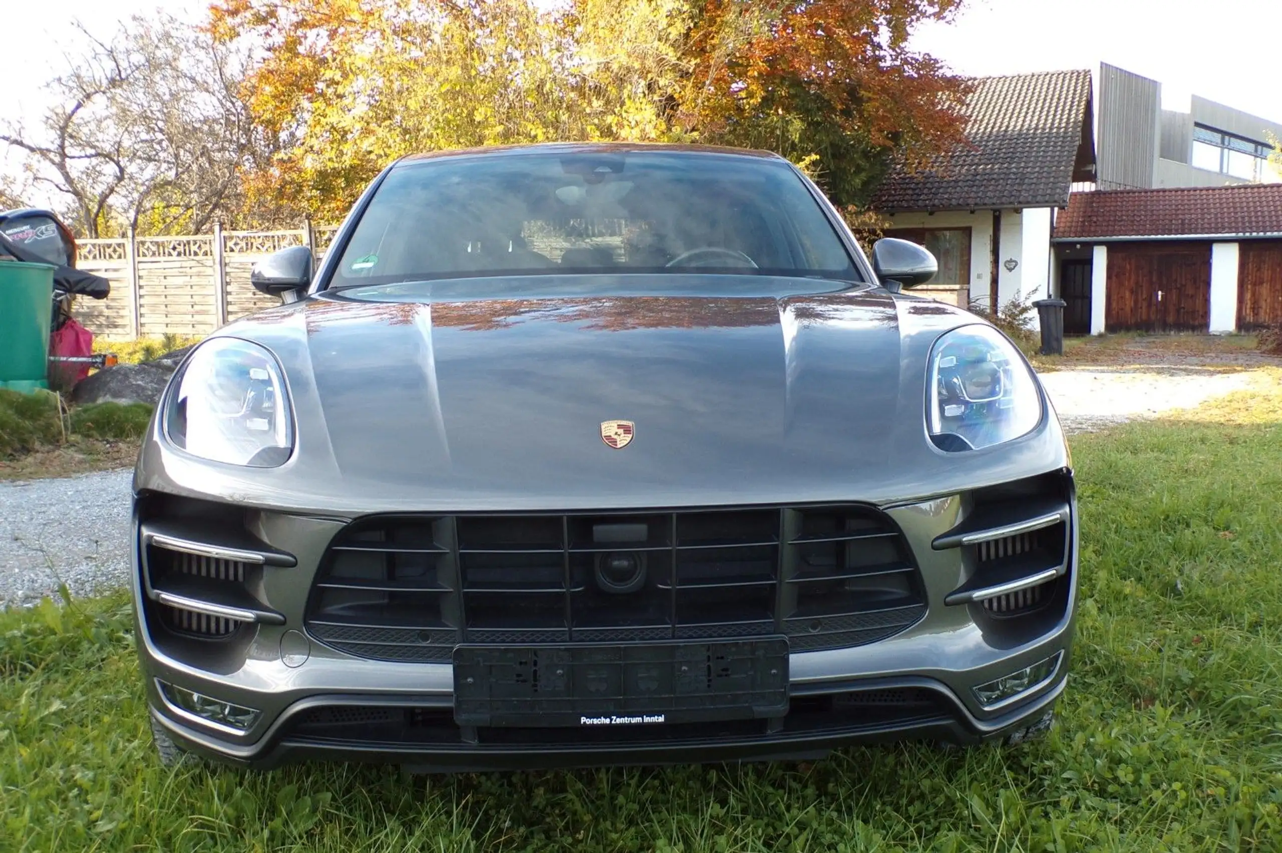 Porsche - Macan