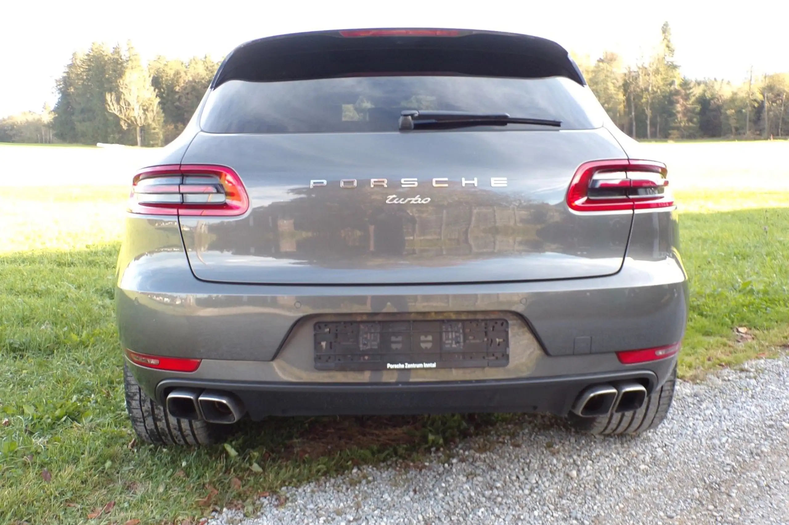 Porsche - Macan