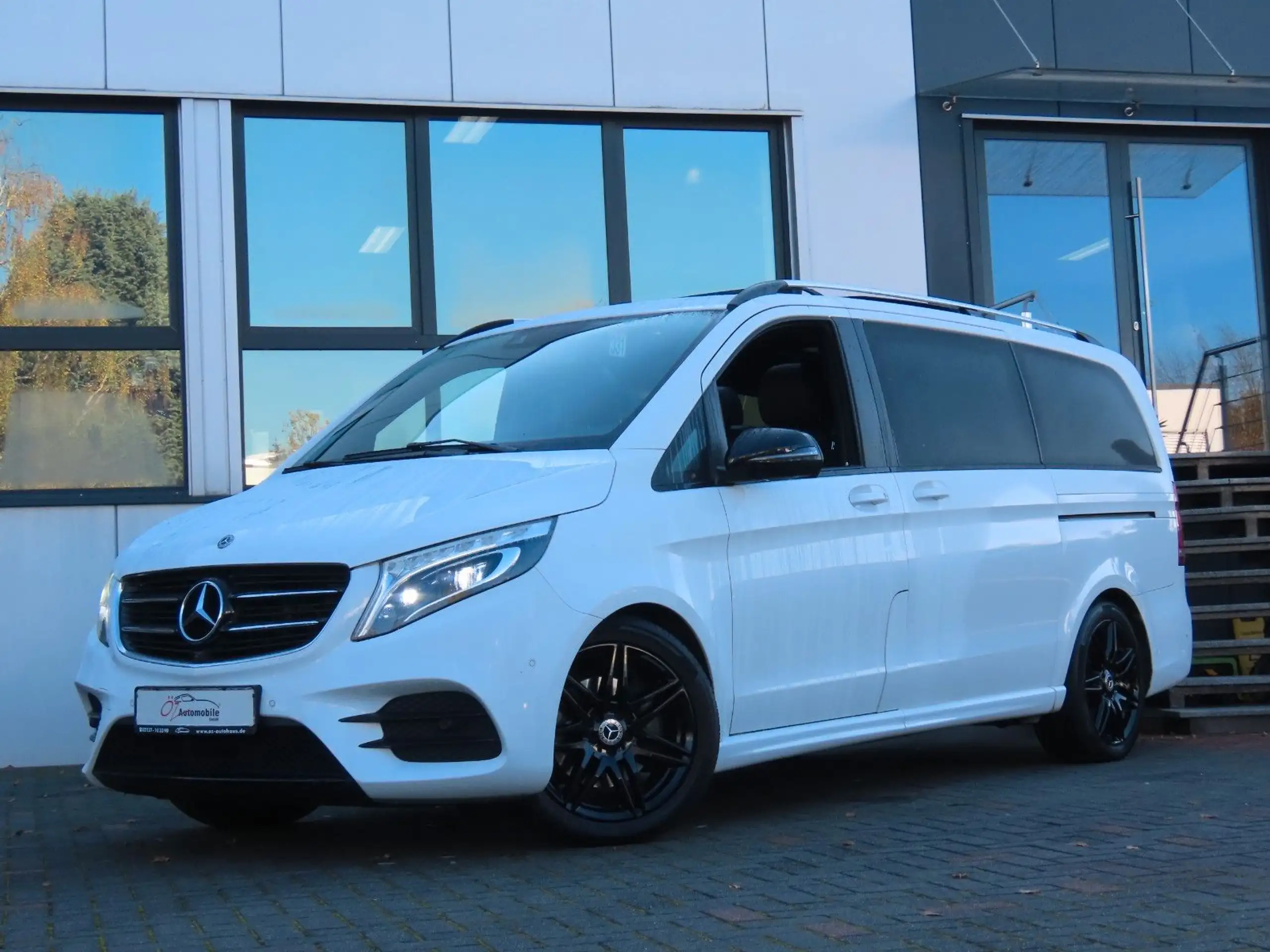 Mercedes-Benz - V 250