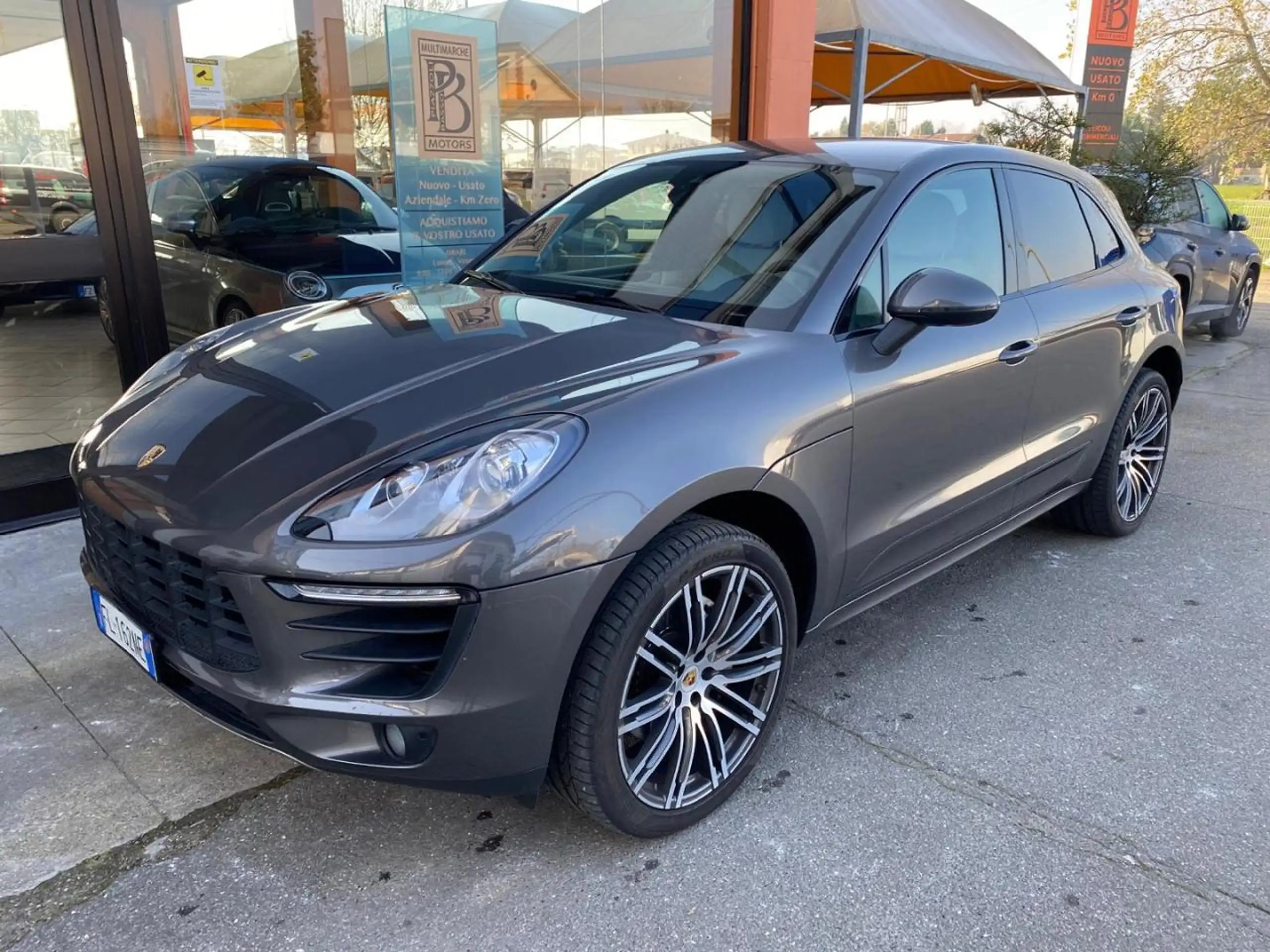 Porsche - Macan