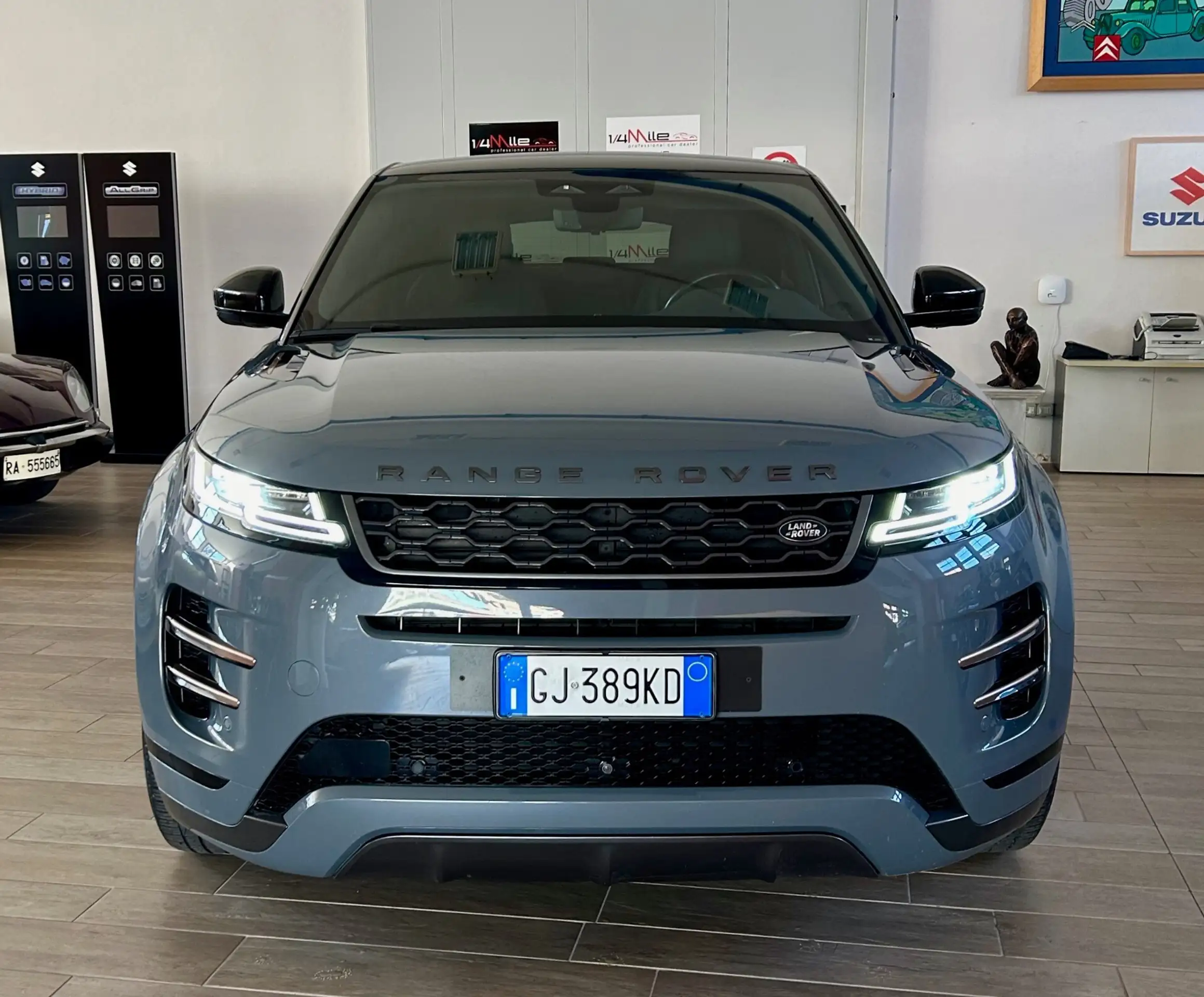 Land Rover - Range Rover Evoque