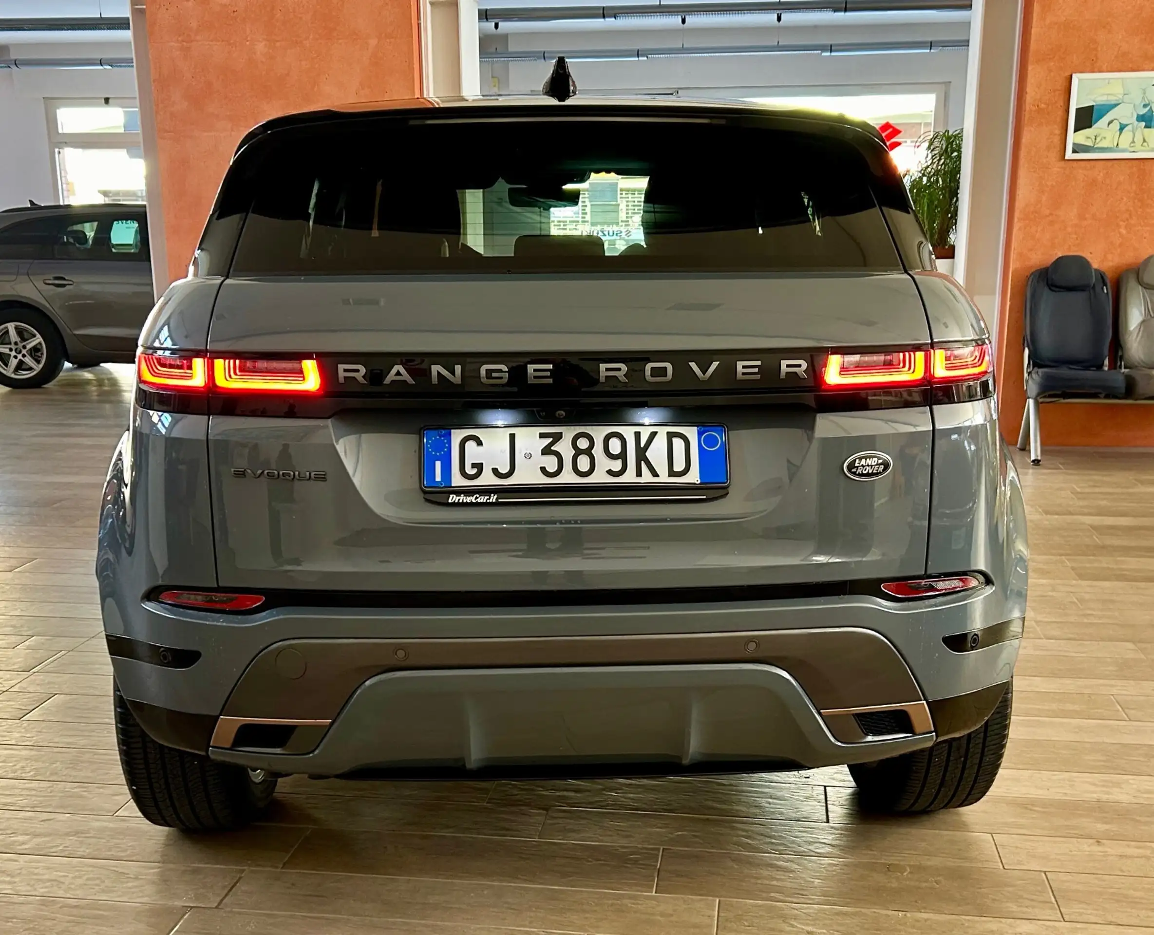 Land Rover - Range Rover Evoque